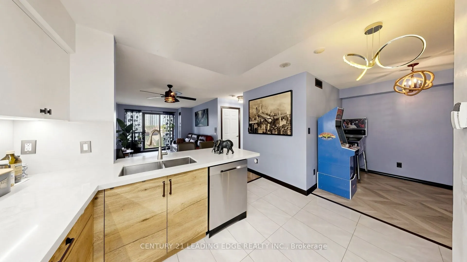 39 Oneida Crescent #212