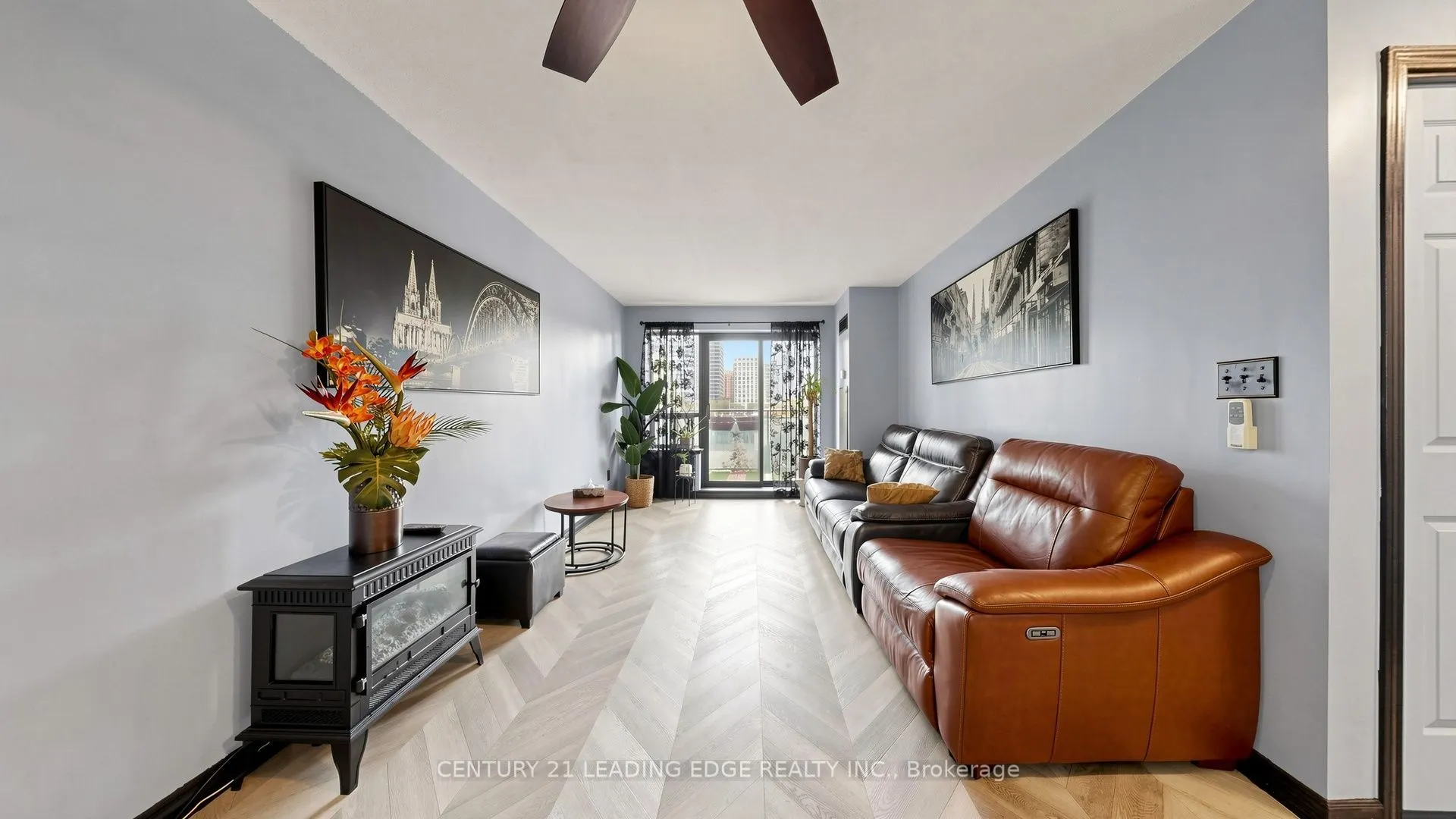 39 Oneida Crescent #212