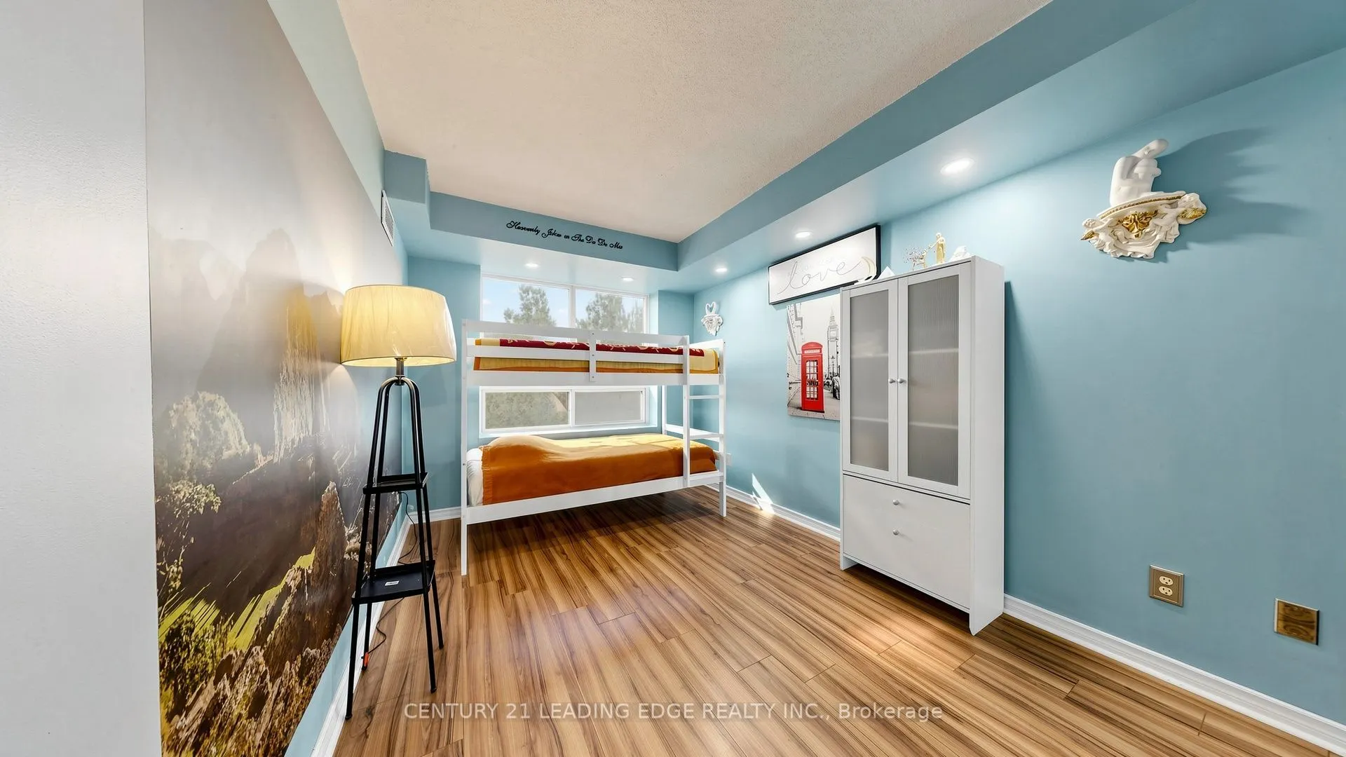 39 Oneida Crescent #212