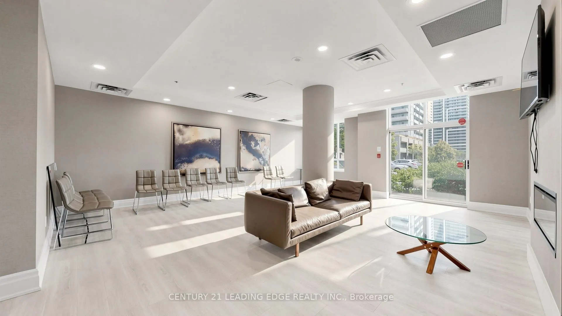 39 Oneida Crescent #212