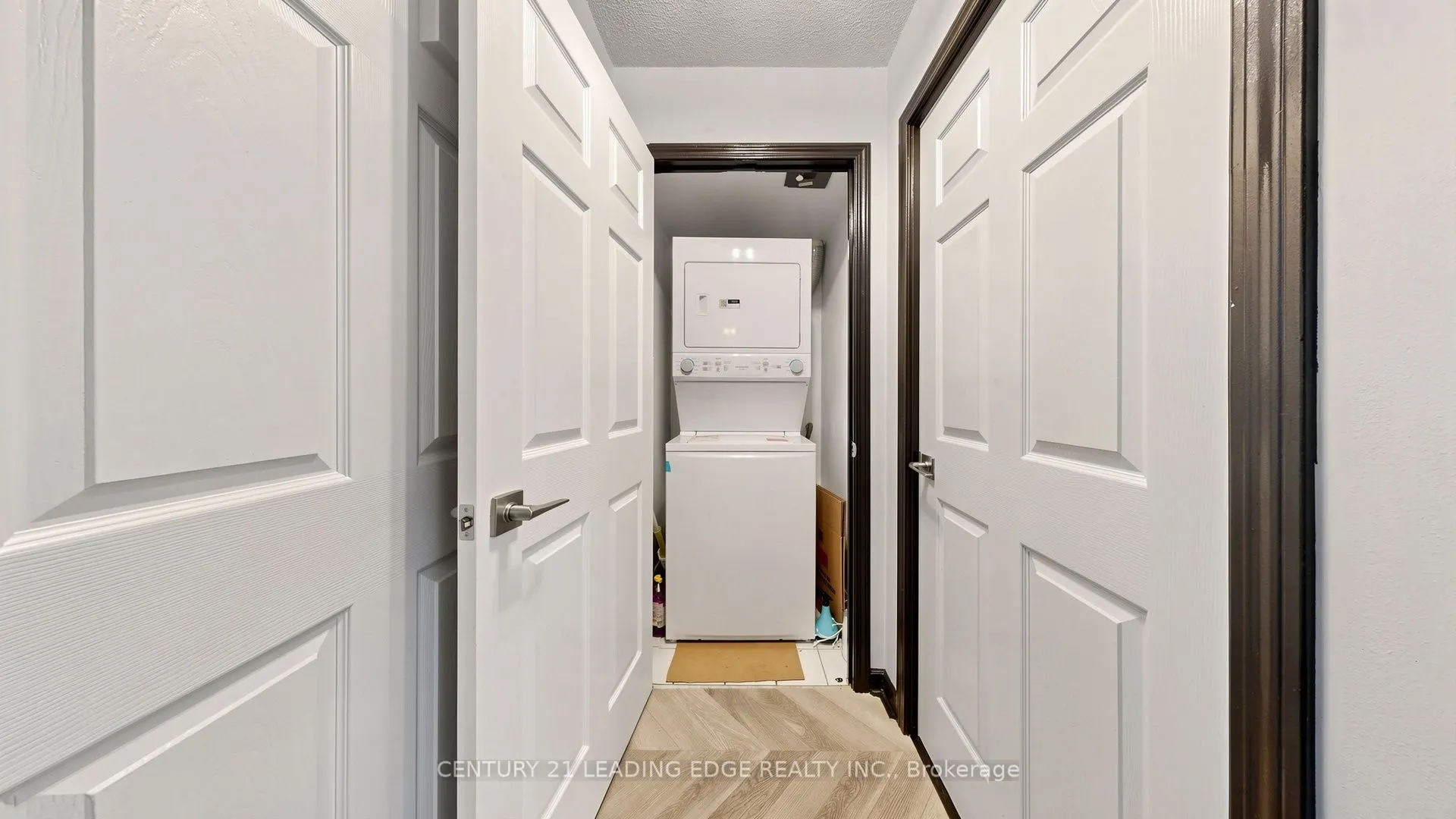 39 Oneida Crescent #212
