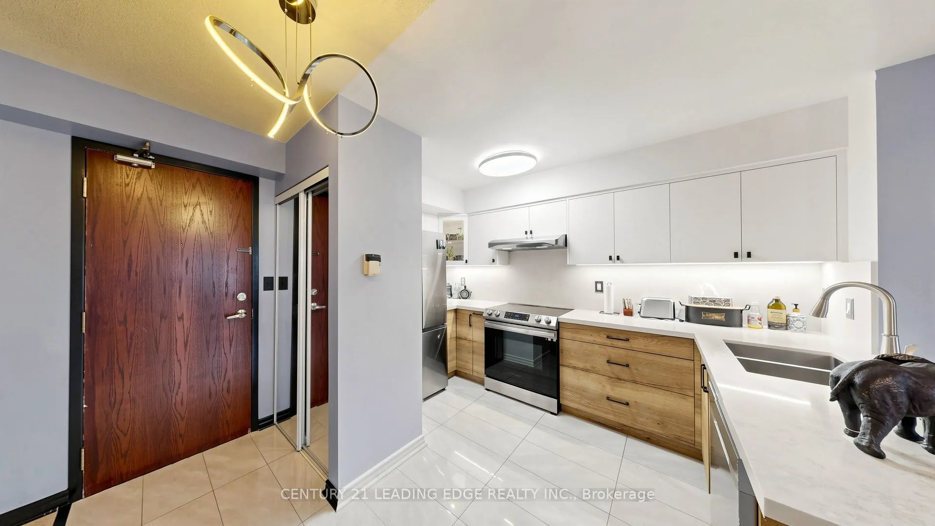 39 Oneida Crescent #212