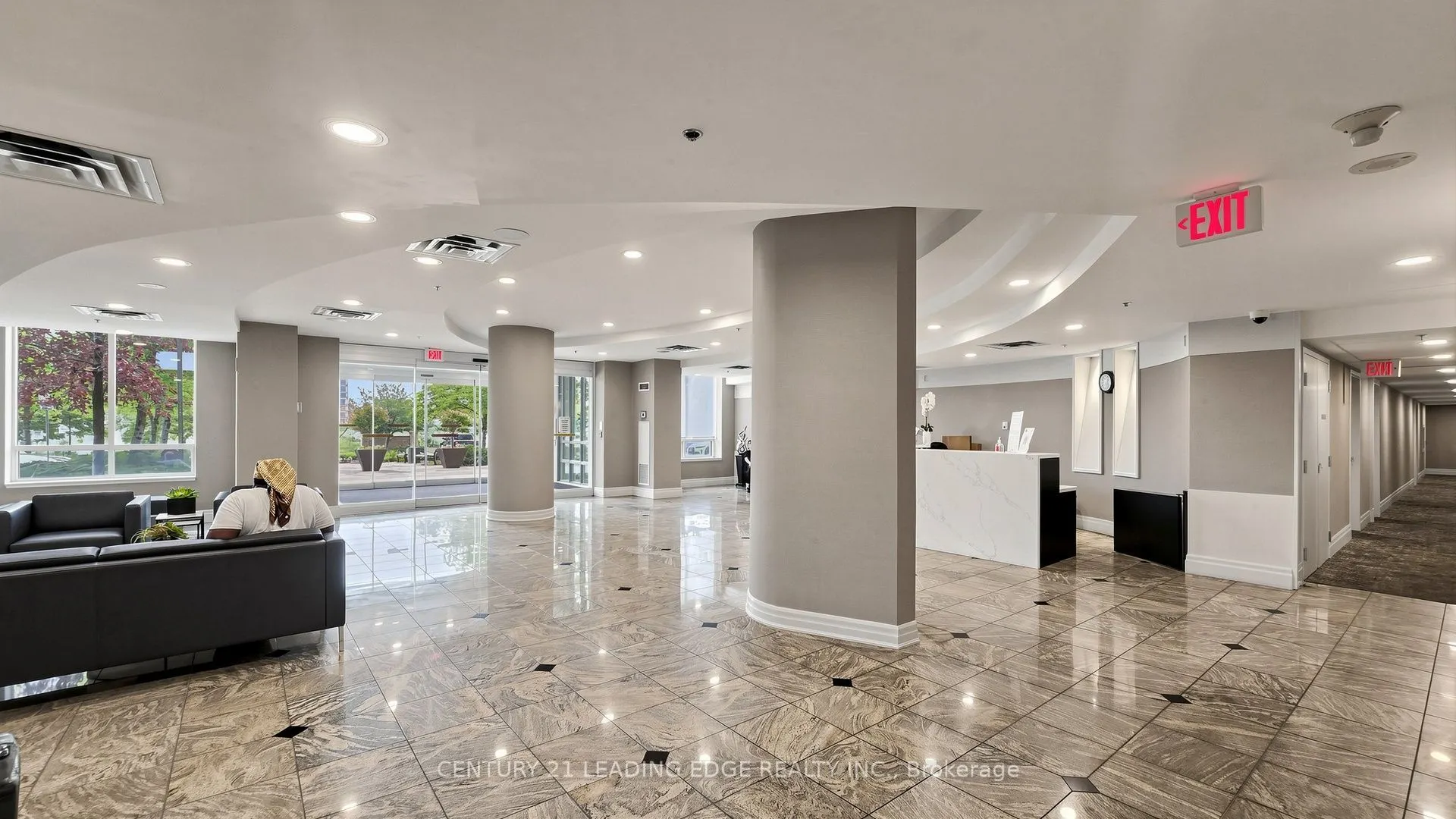 39 Oneida Crescent #212