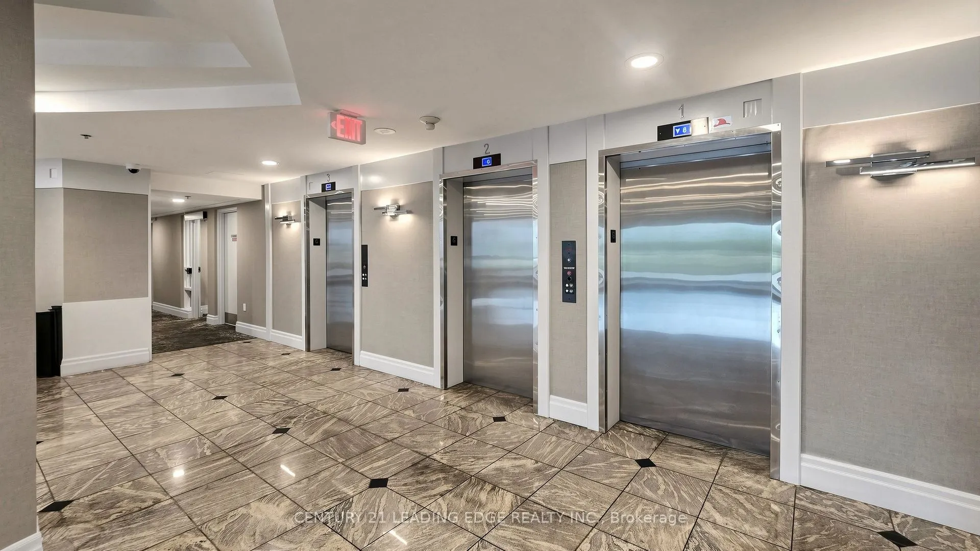 39 Oneida Crescent #212