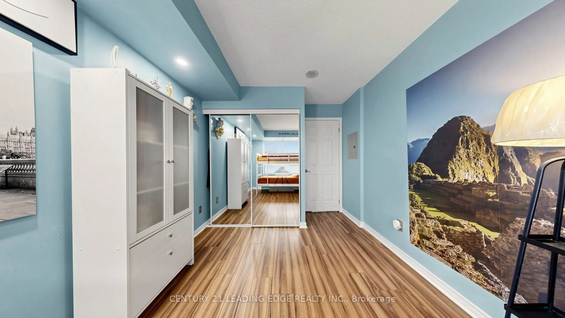 39 Oneida Crescent #212