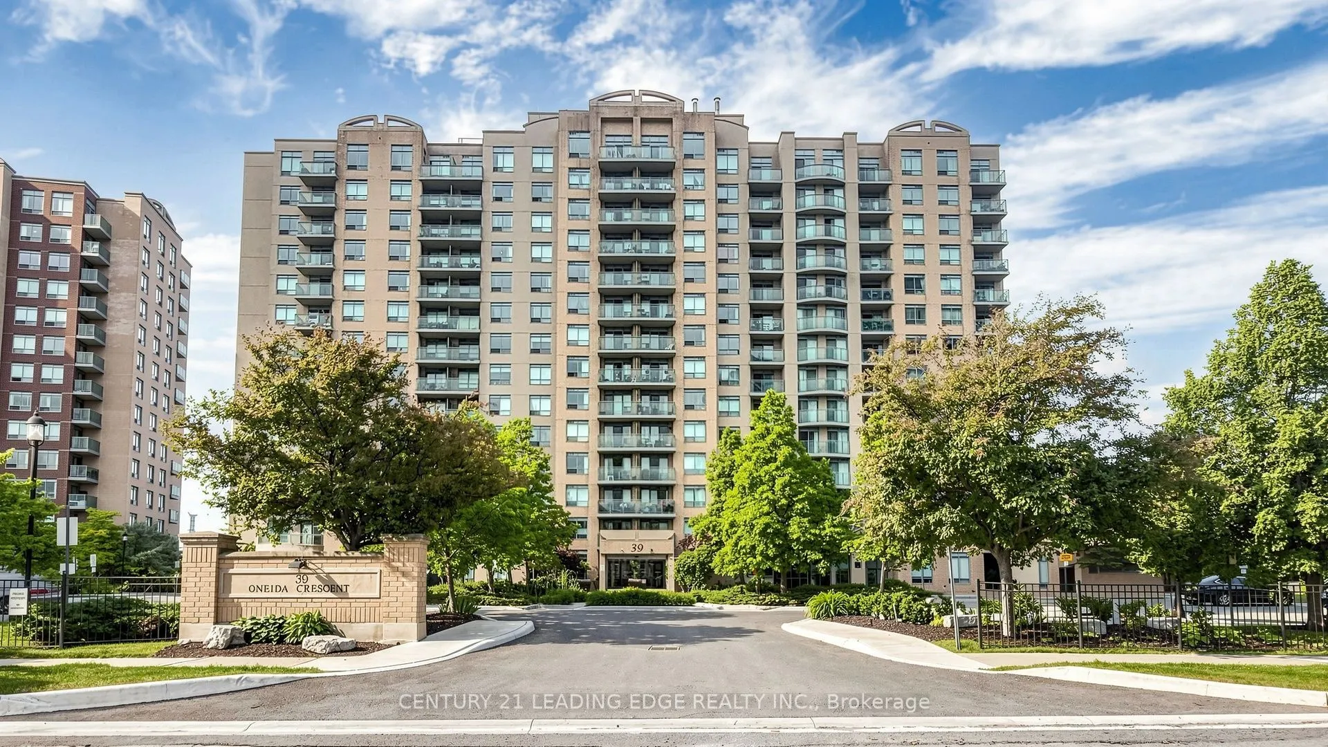 39 Oneida Crescent #212