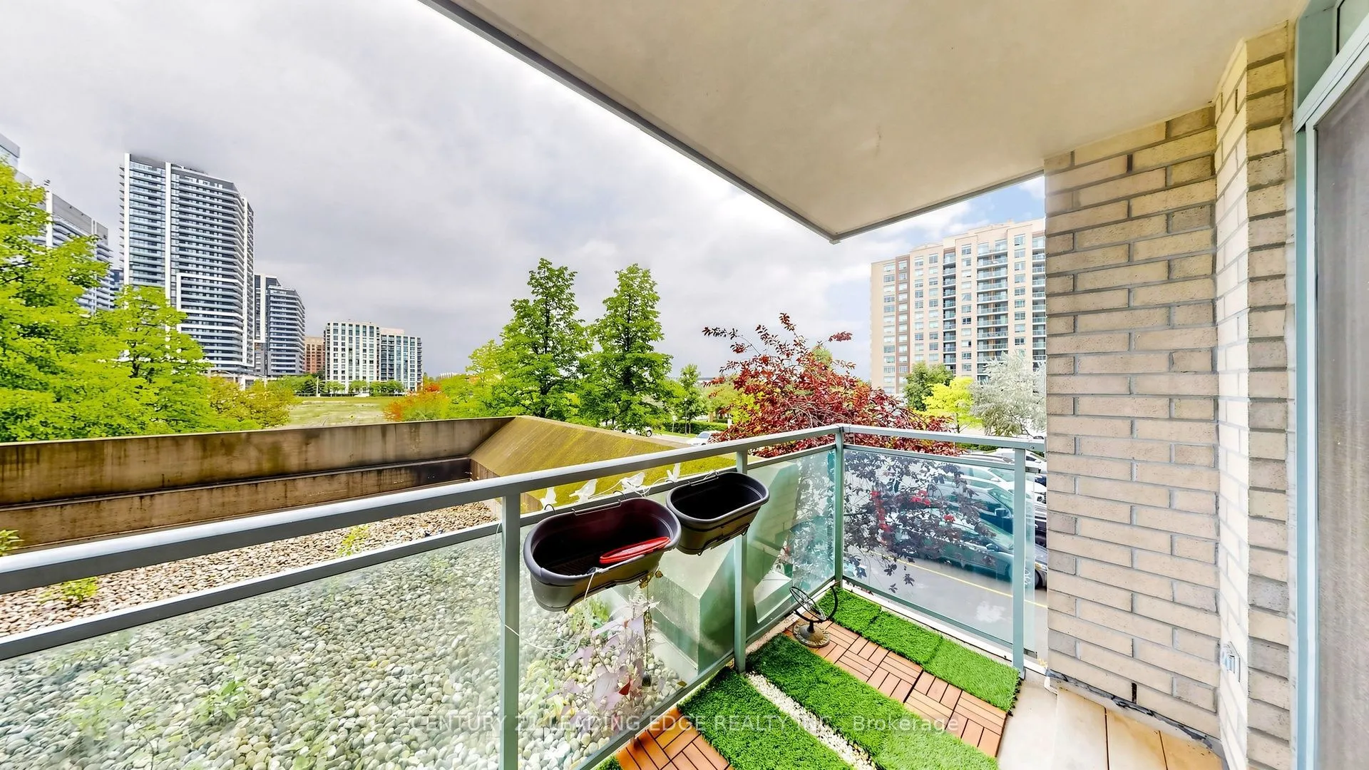 39 Oneida Crescent #212