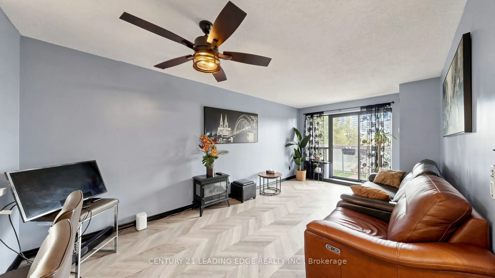 39 Oneida Crescent #212