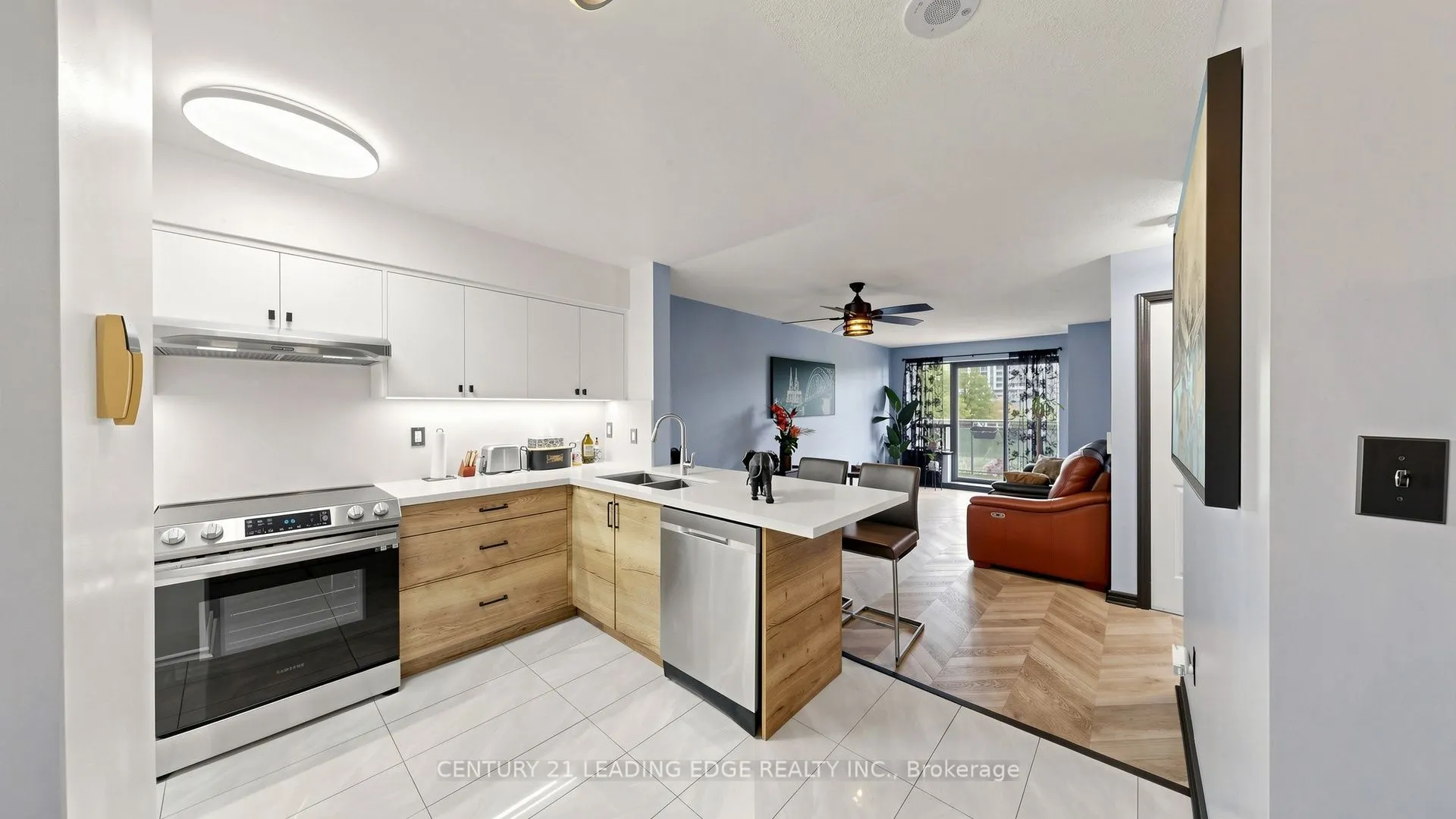 39 Oneida Crescent #212