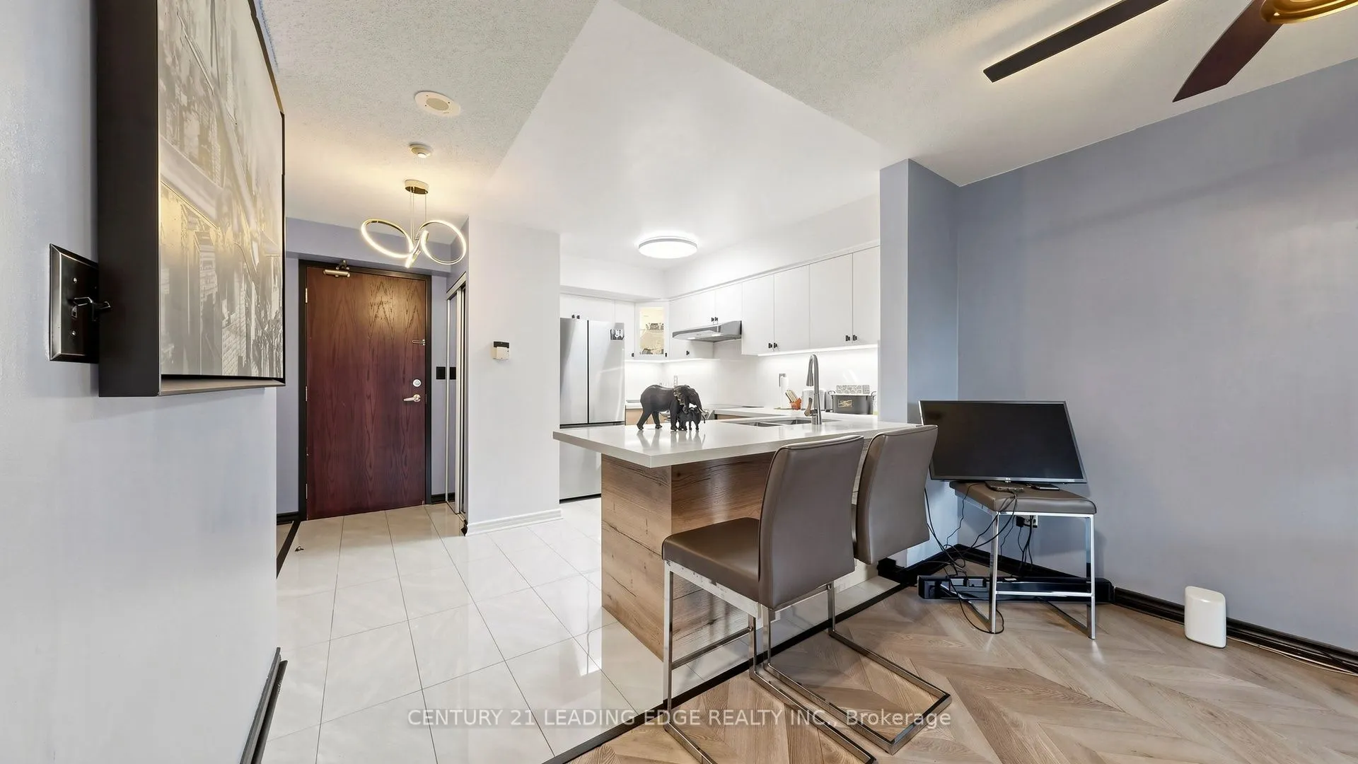 39 Oneida Crescent #212