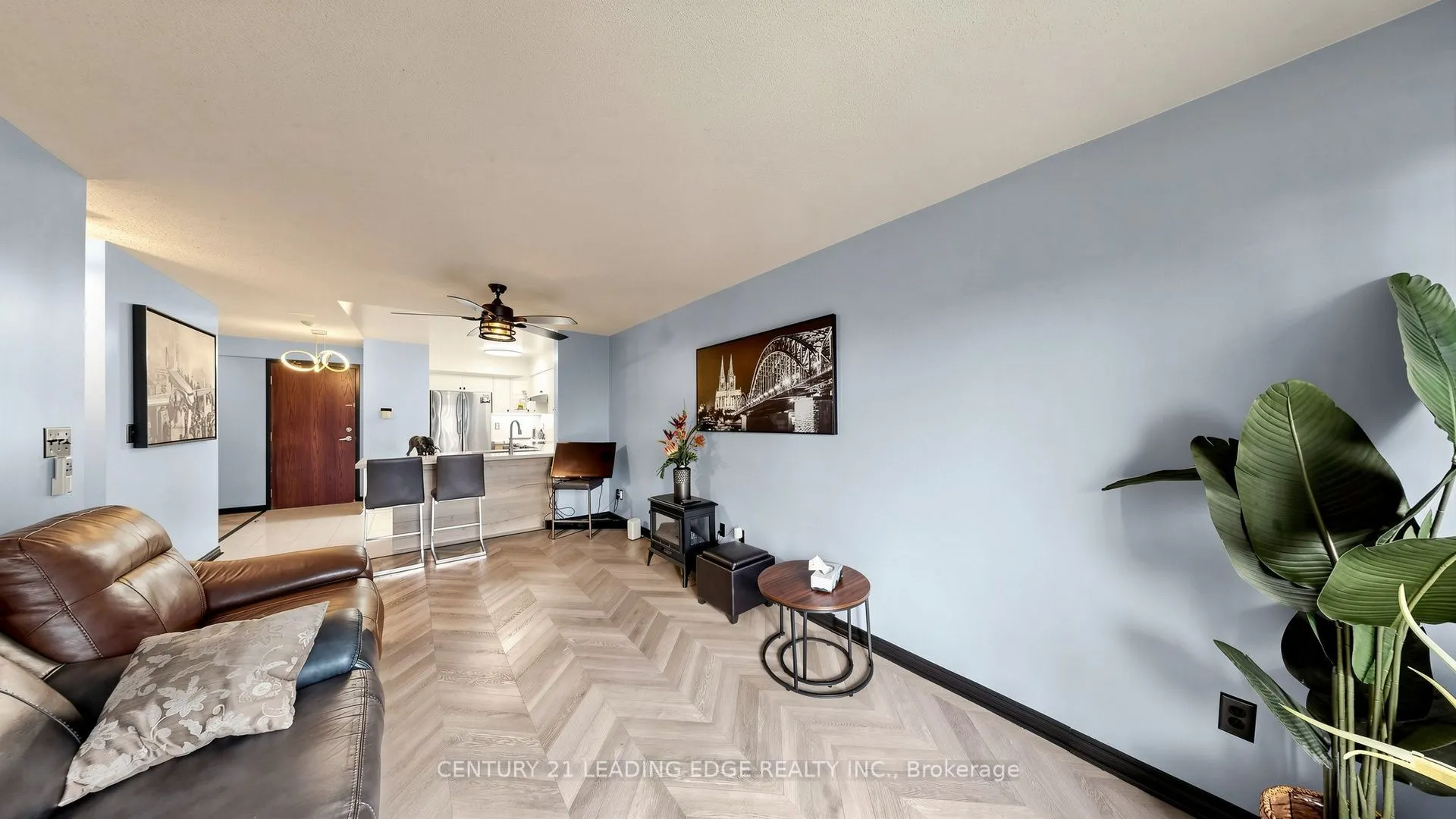 39 Oneida Crescent #212
