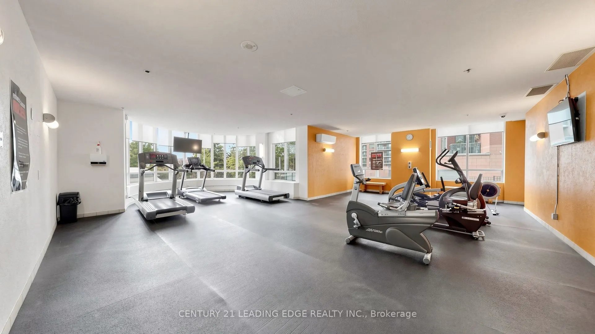 39 Oneida Crescent #212