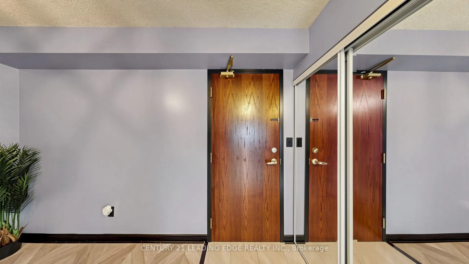 39 Oneida Crescent #212