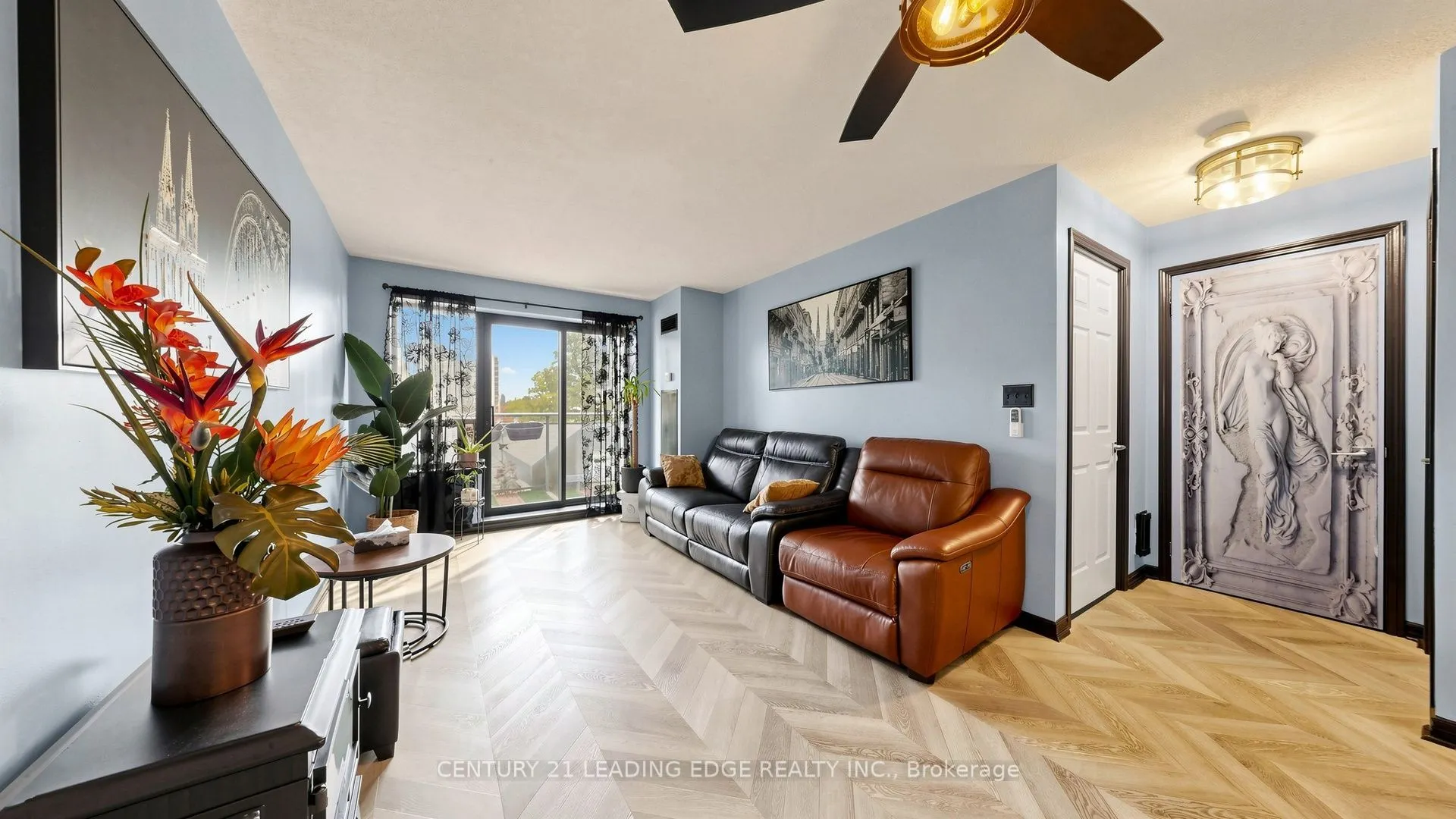 39 Oneida Crescent #212