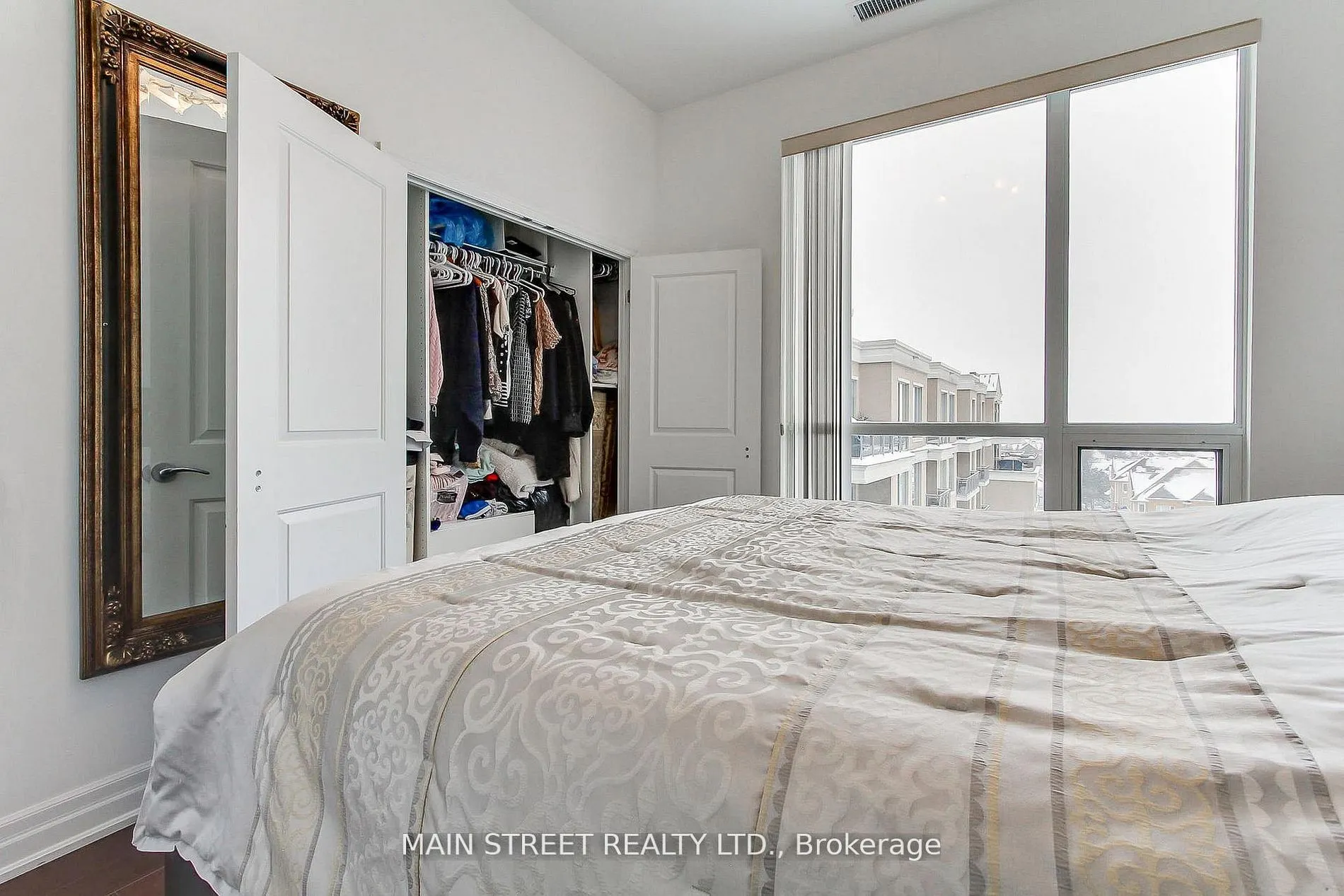 111 Civic Square Gate E #619