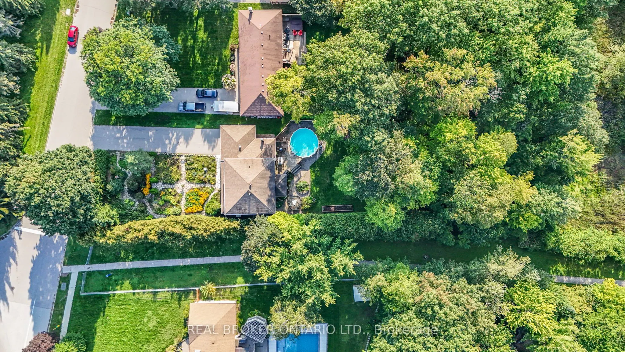 2 Amberglen Court