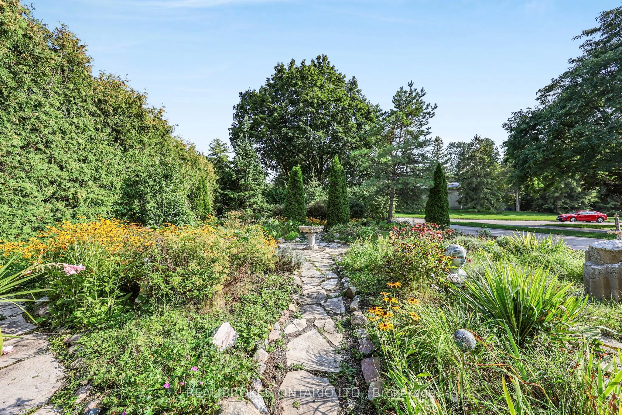 2 Amberglen Court