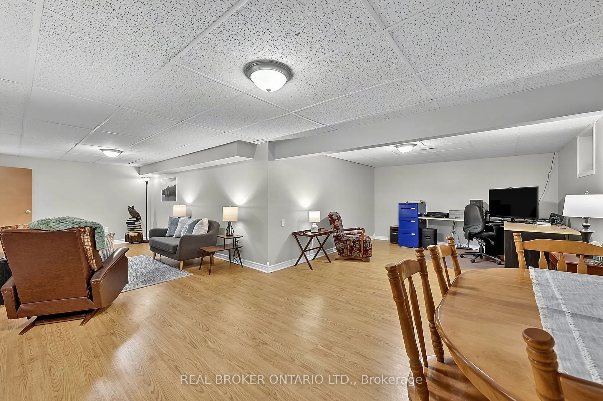 2 Amberglen Court