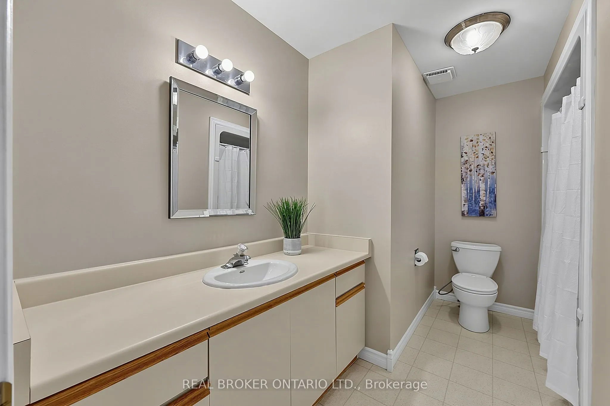 2 Amberglen Court