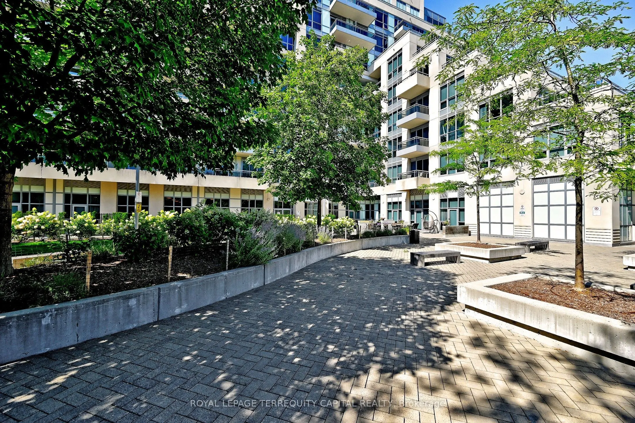 9199 Yonge Street #306