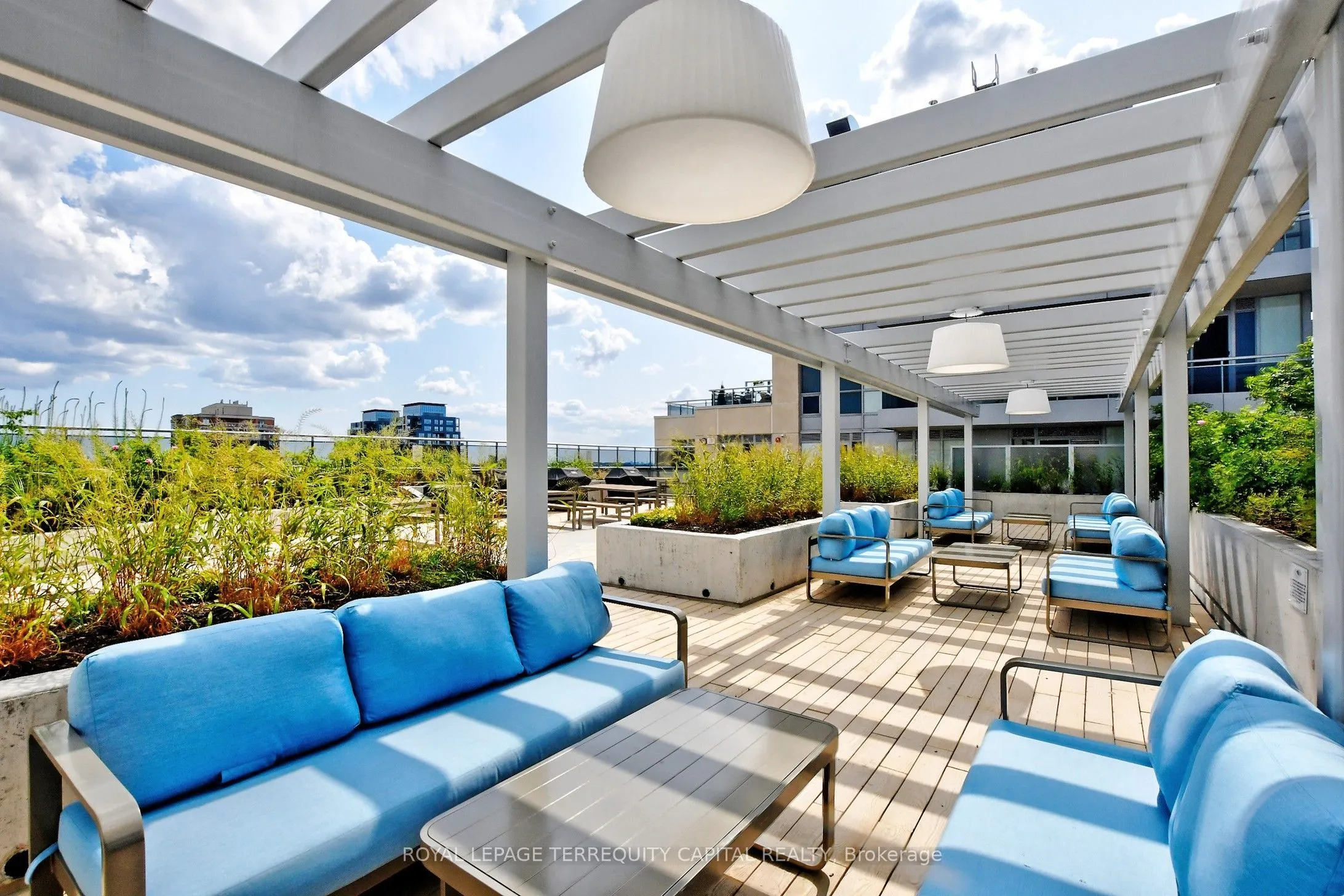 9199 Yonge Street #306