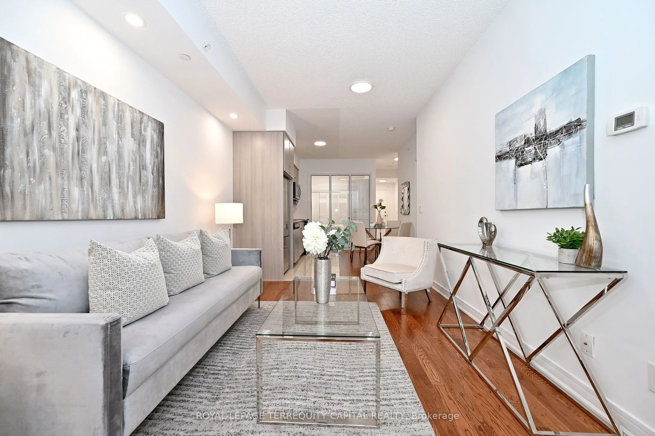 9199 Yonge Street #306