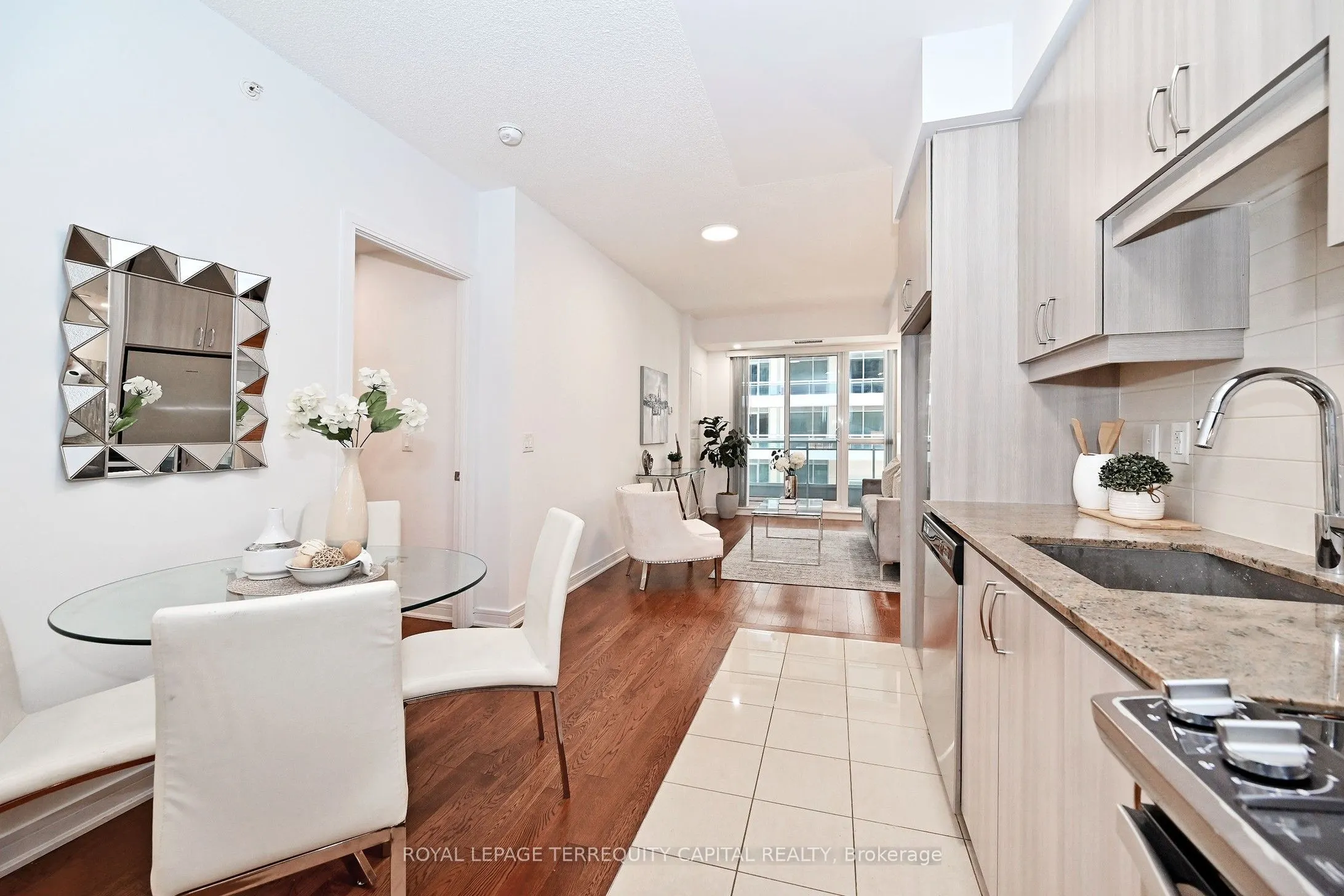 9199 Yonge Street #306