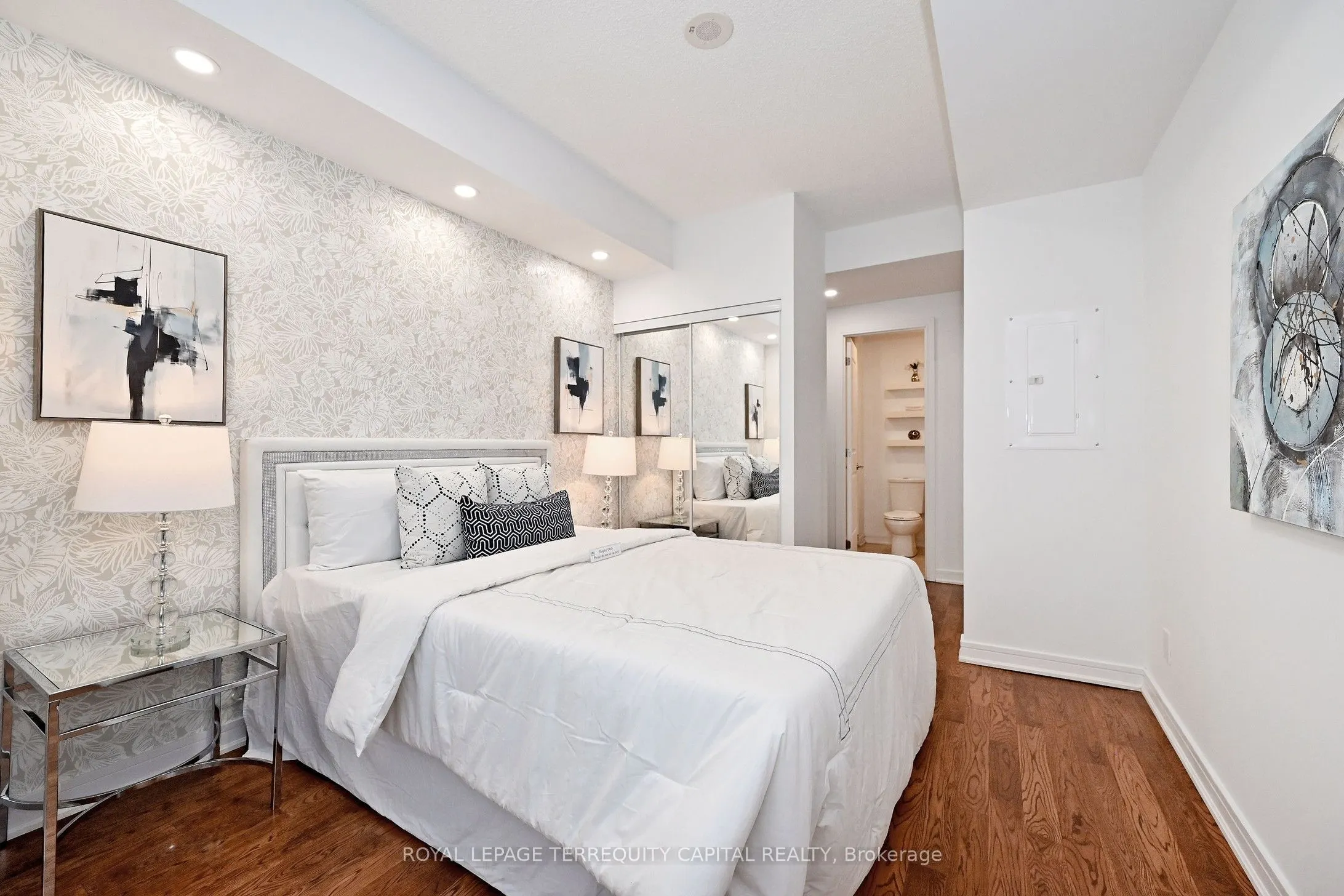 9199 Yonge Street #306
