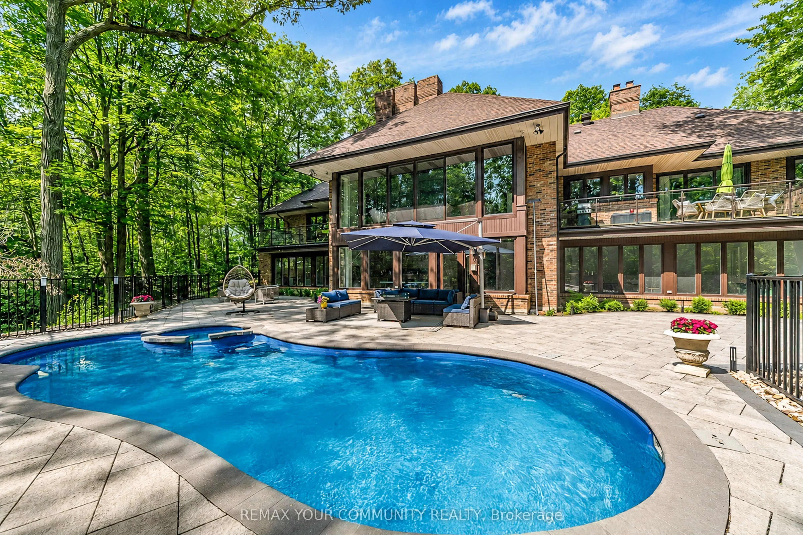 76 Trailwood Crescent