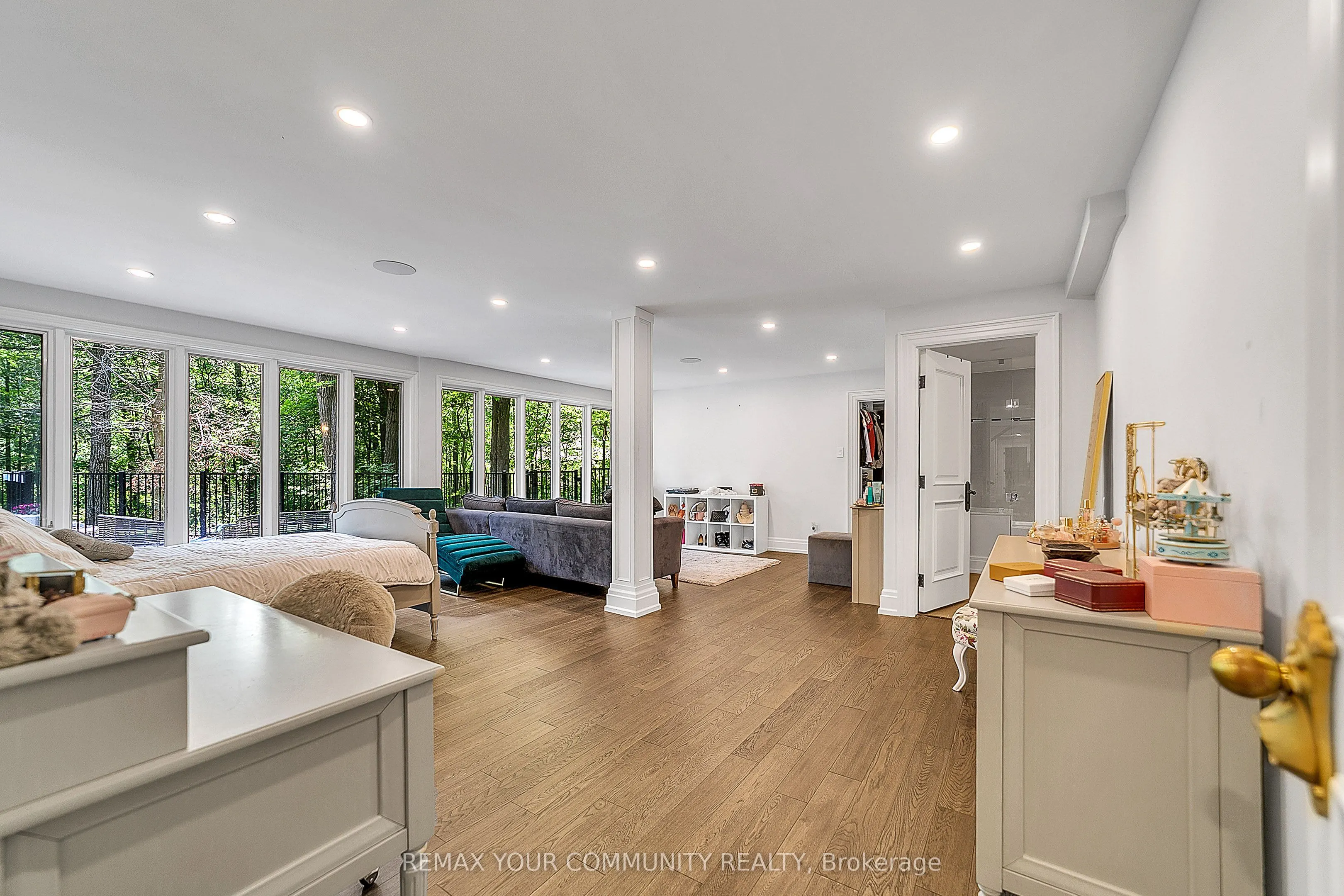 76 Trailwood Crescent