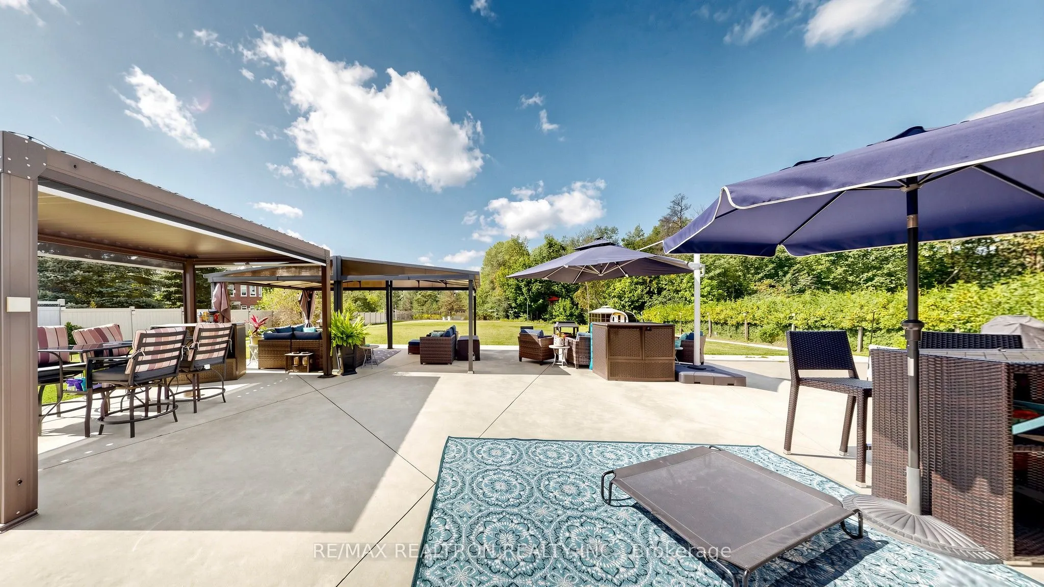 8 Fawn Grove