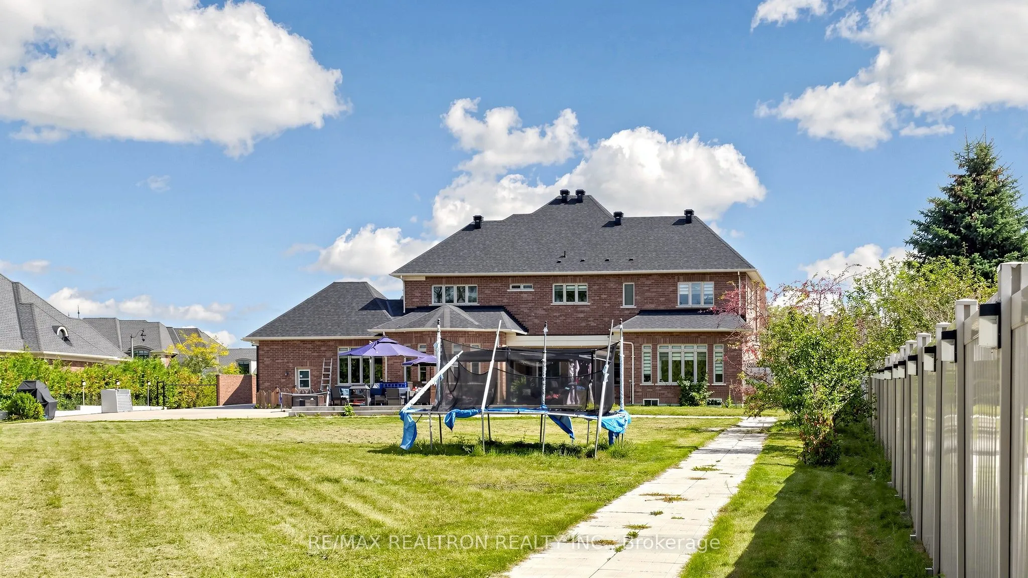 8 Fawn Grove