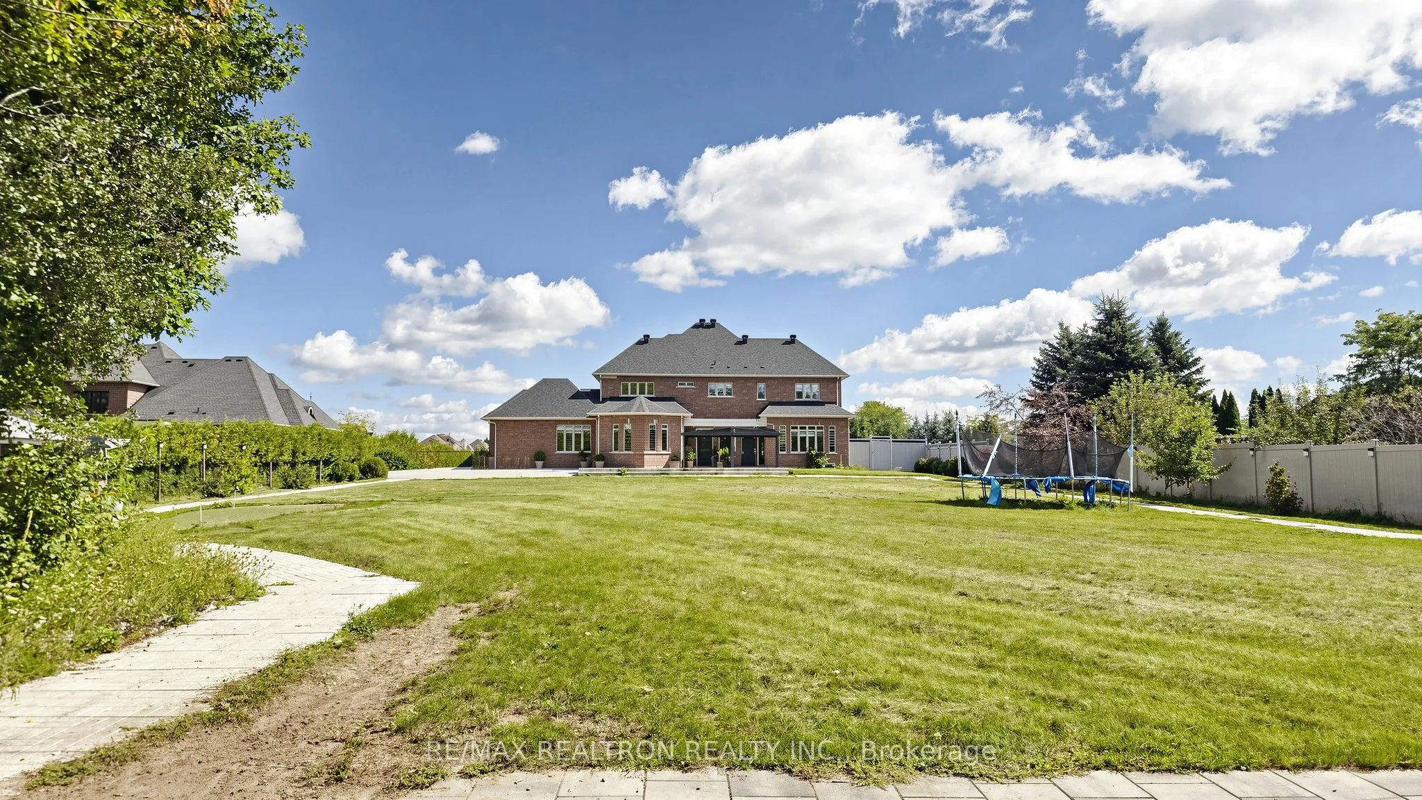 8 Fawn Grove