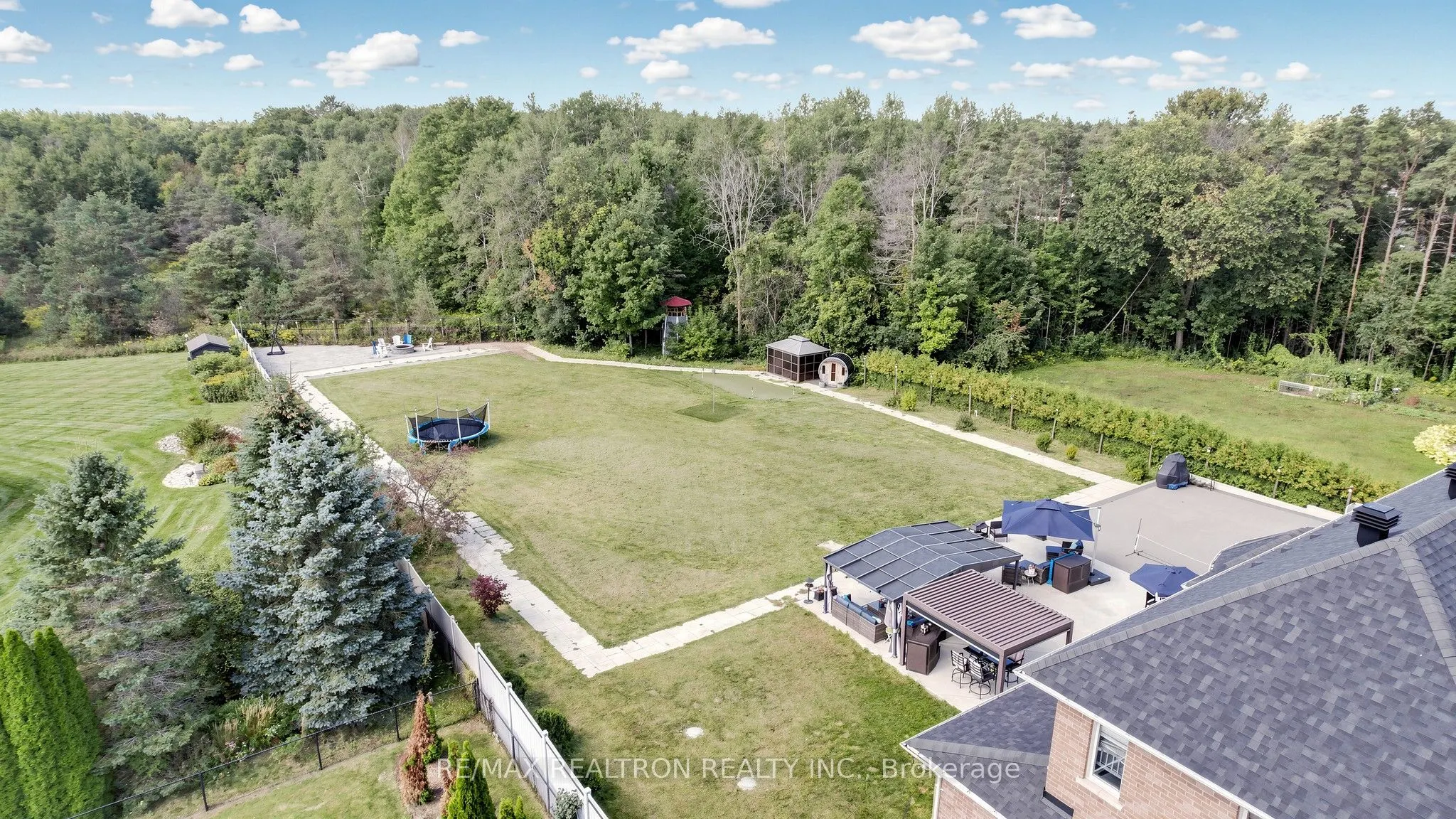 8 Fawn Grove