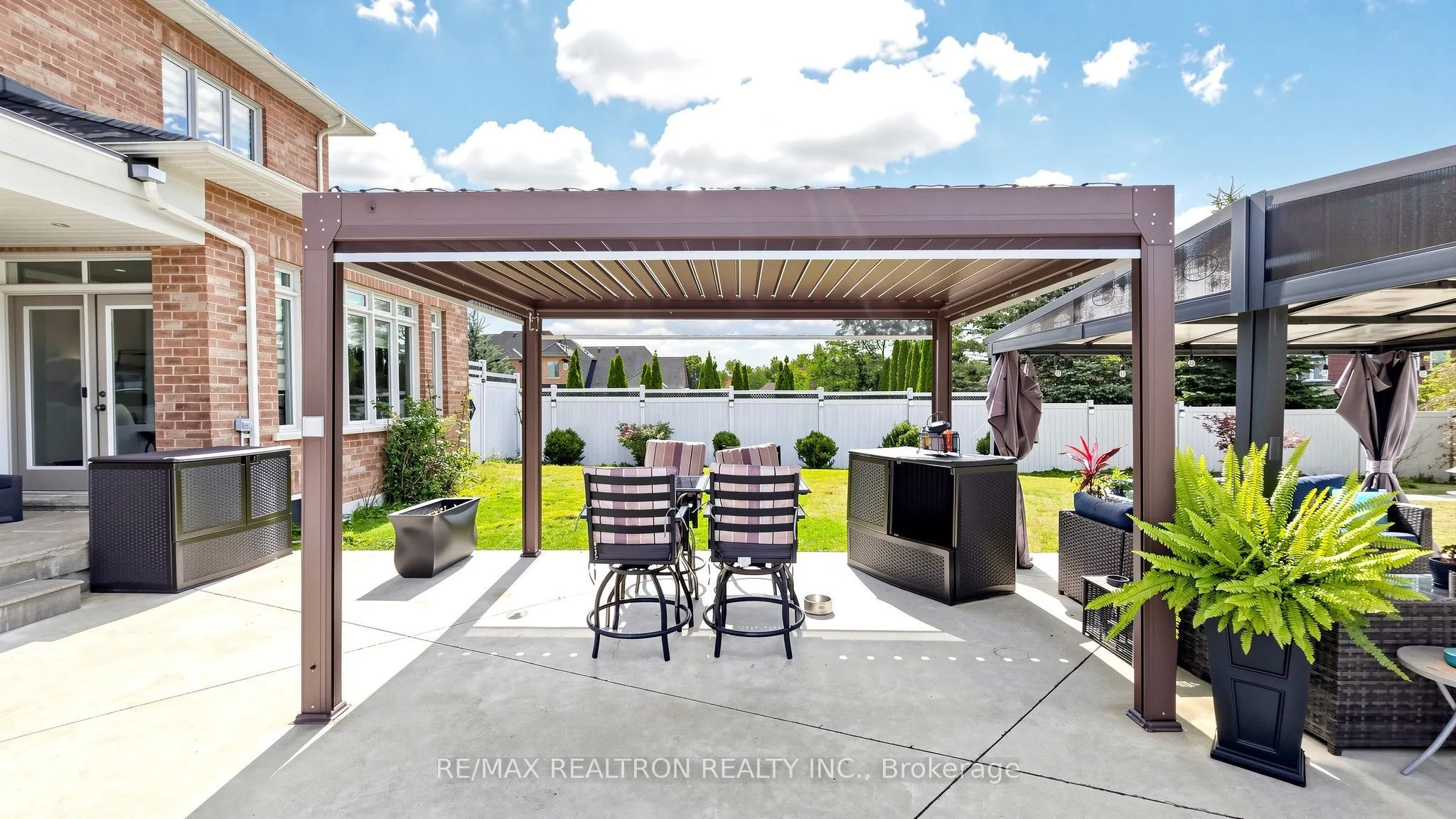 8 Fawn Grove