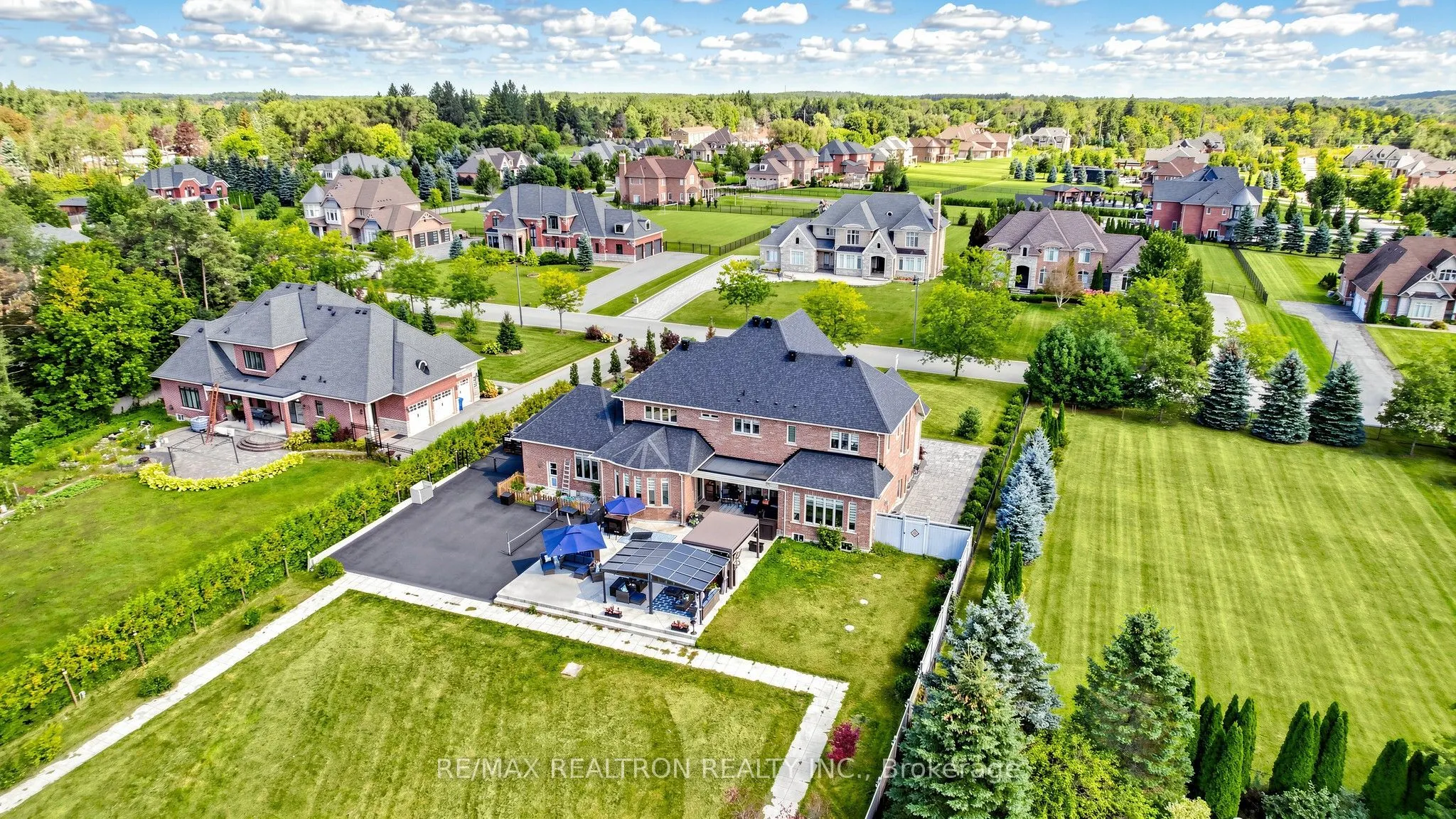 8 Fawn Grove