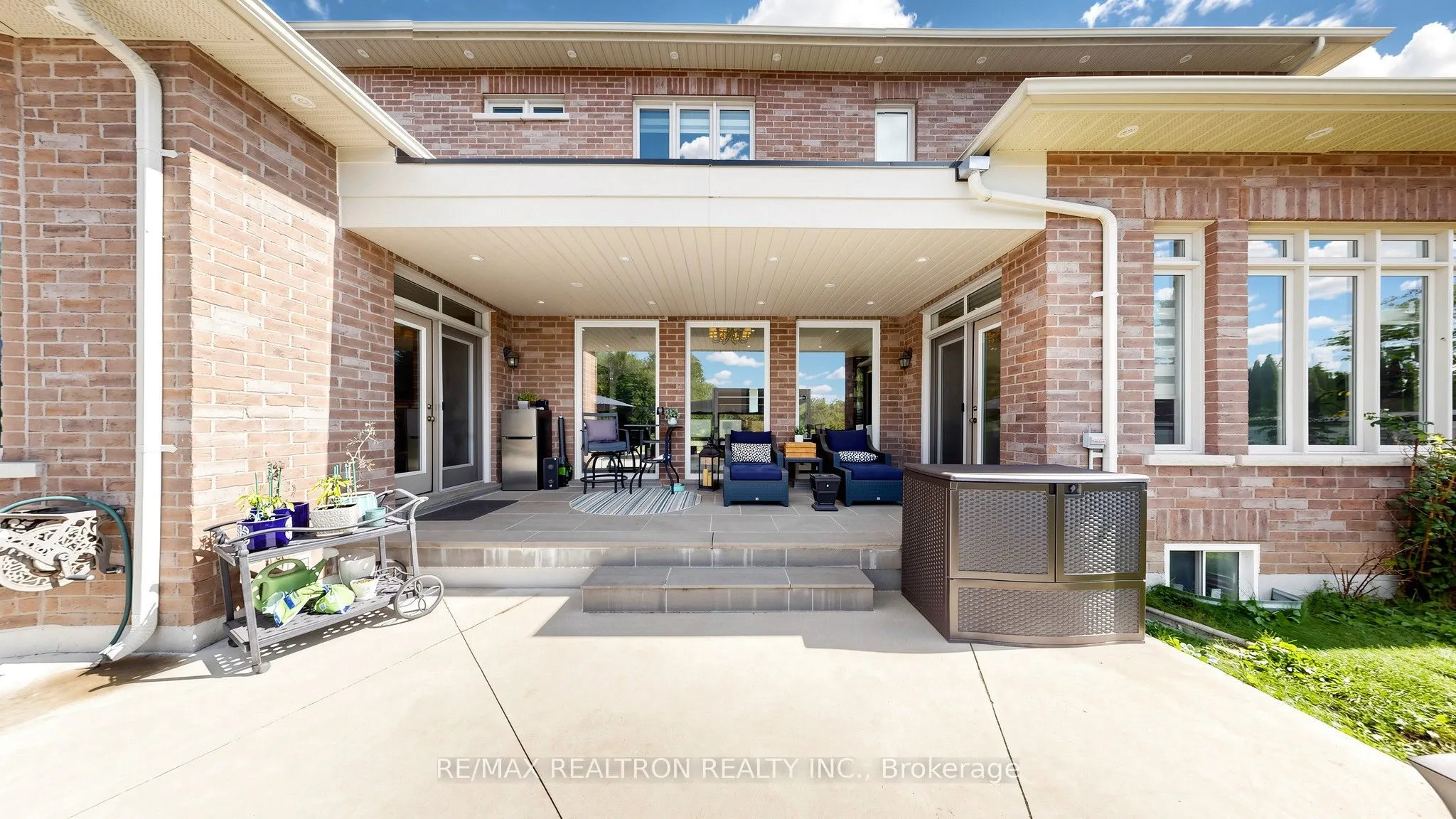 8 Fawn Grove