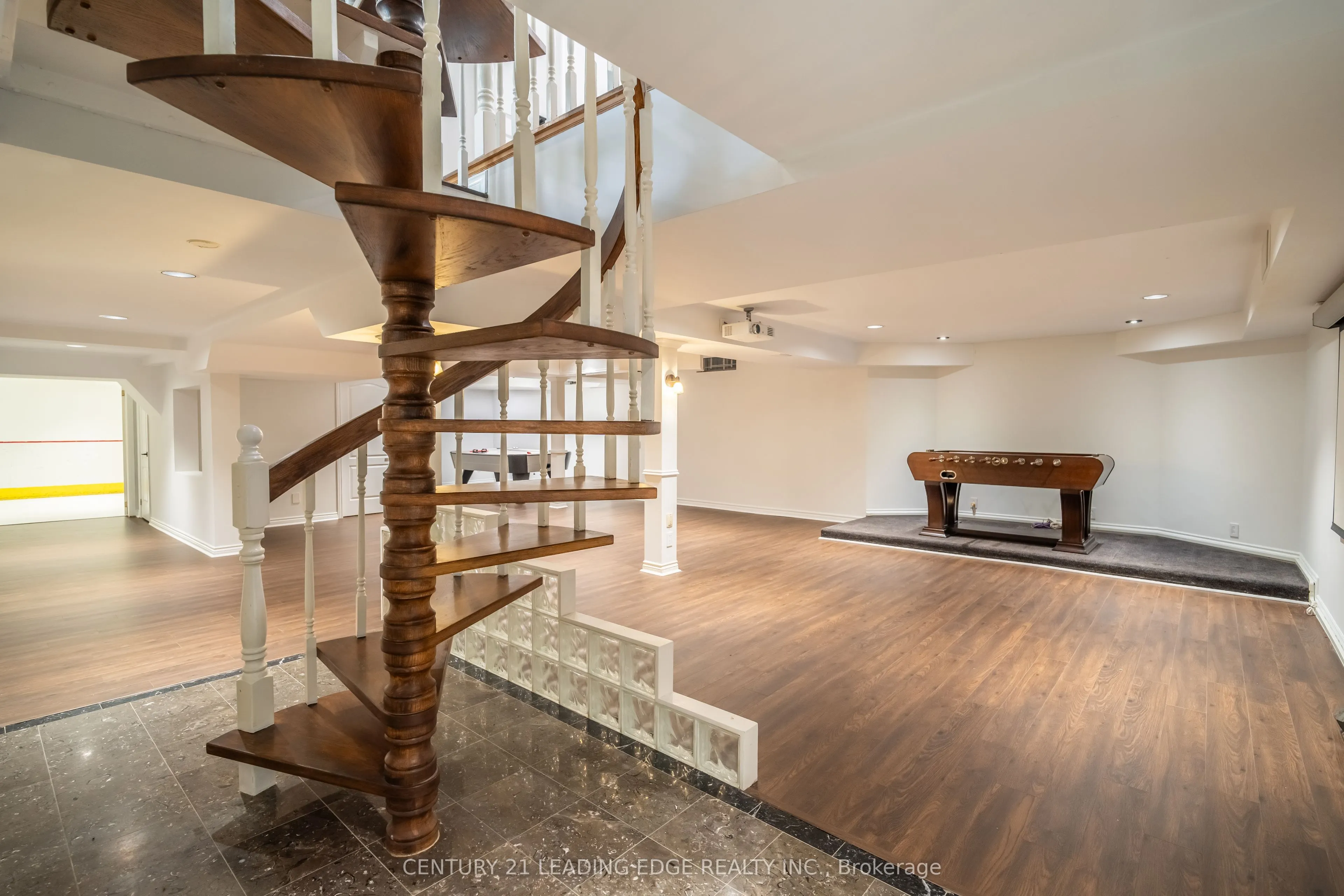 6 Stonegate Street