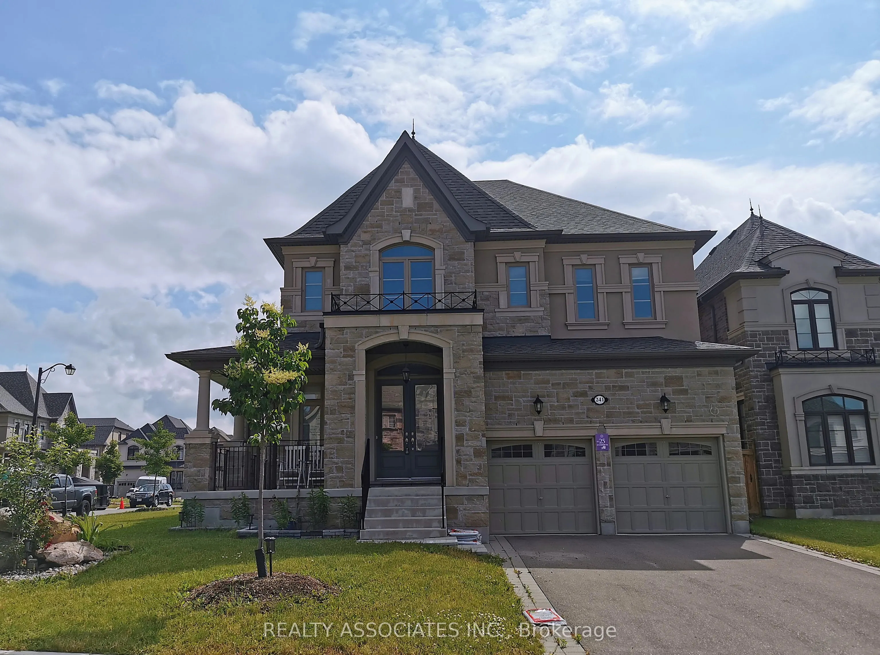 241 Stormont Trail