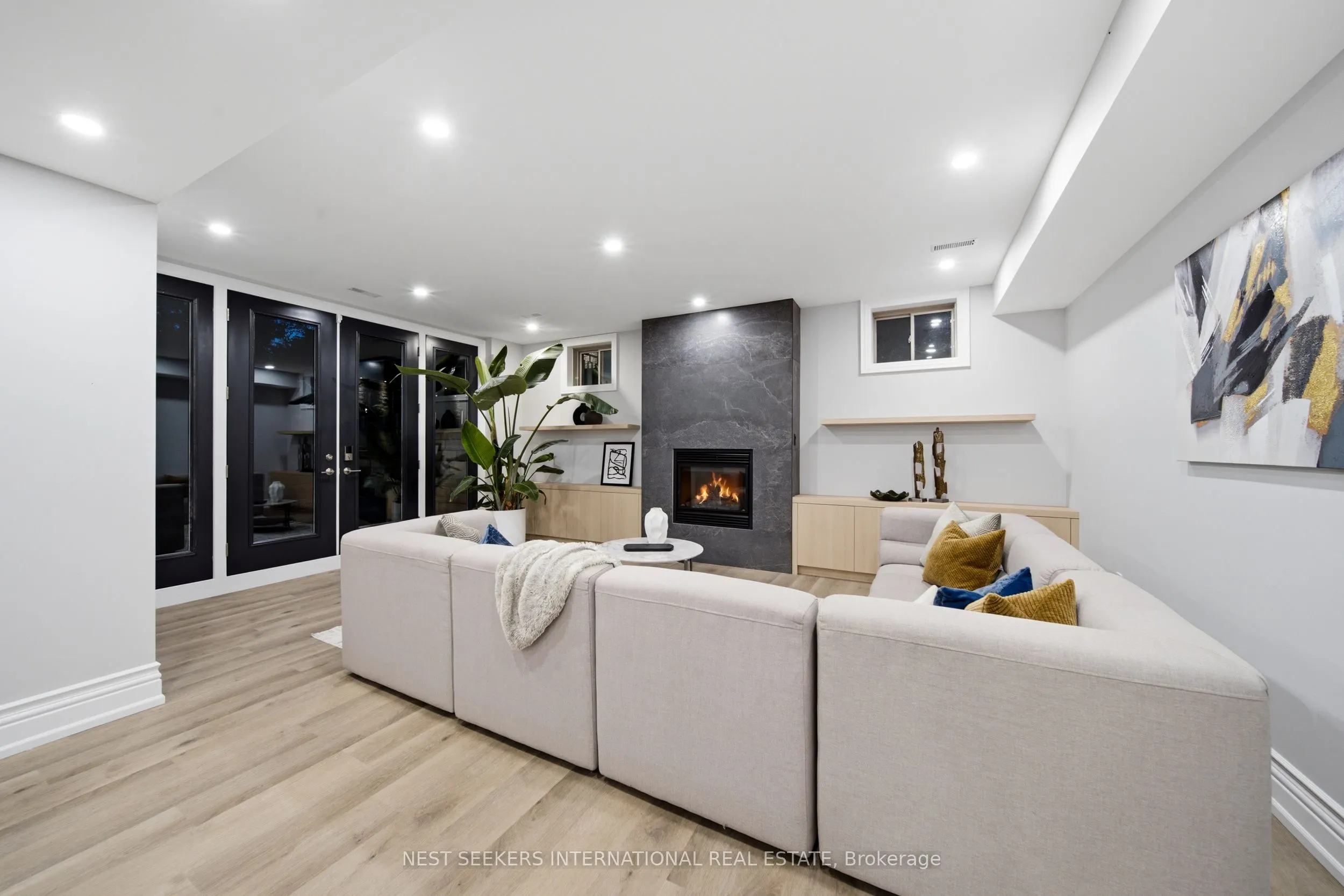 18 Westbrooke Boulevard