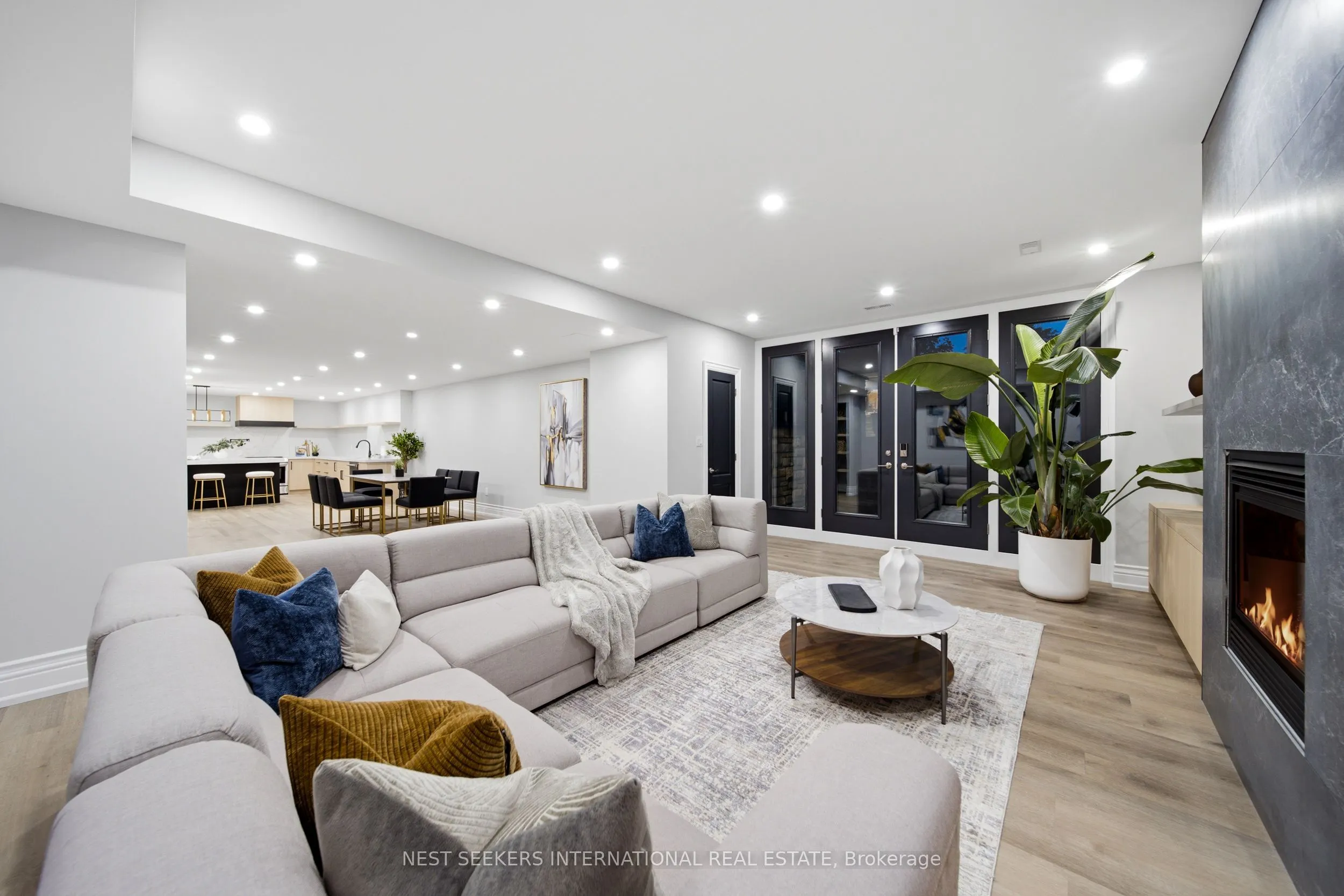 18 Westbrooke Boulevard