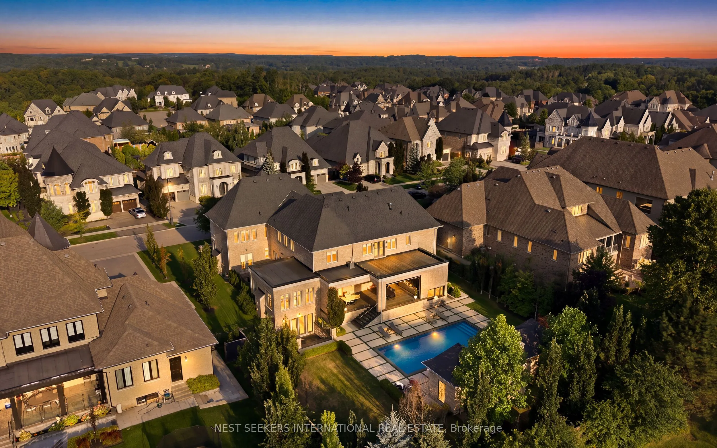 18 Westbrooke Boulevard
