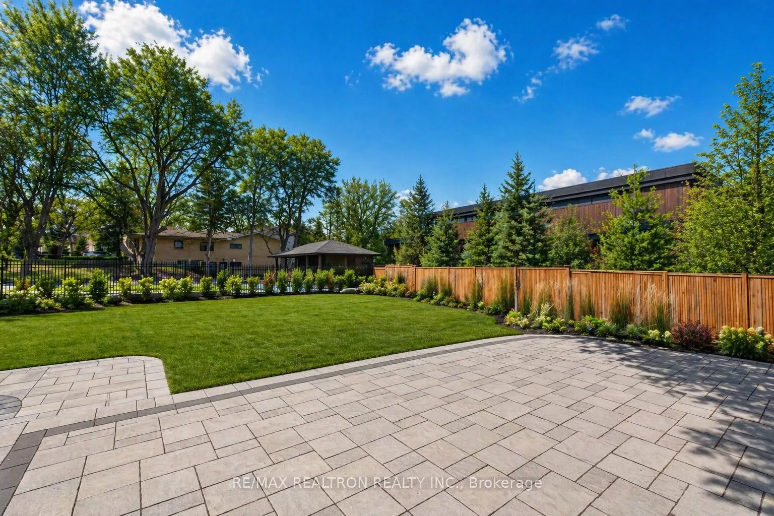 17 Pebblelane Court
