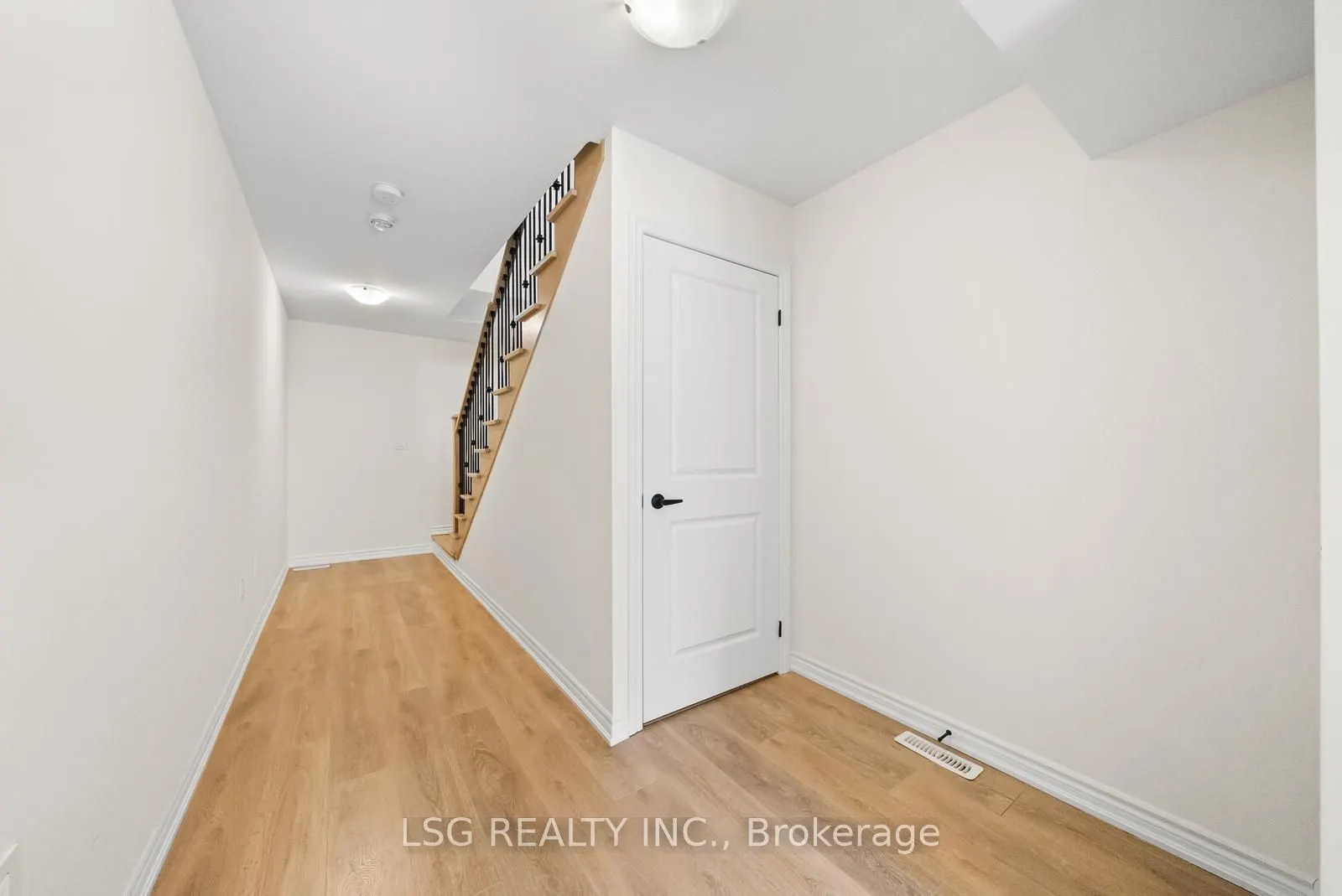 153 Blick Crescent