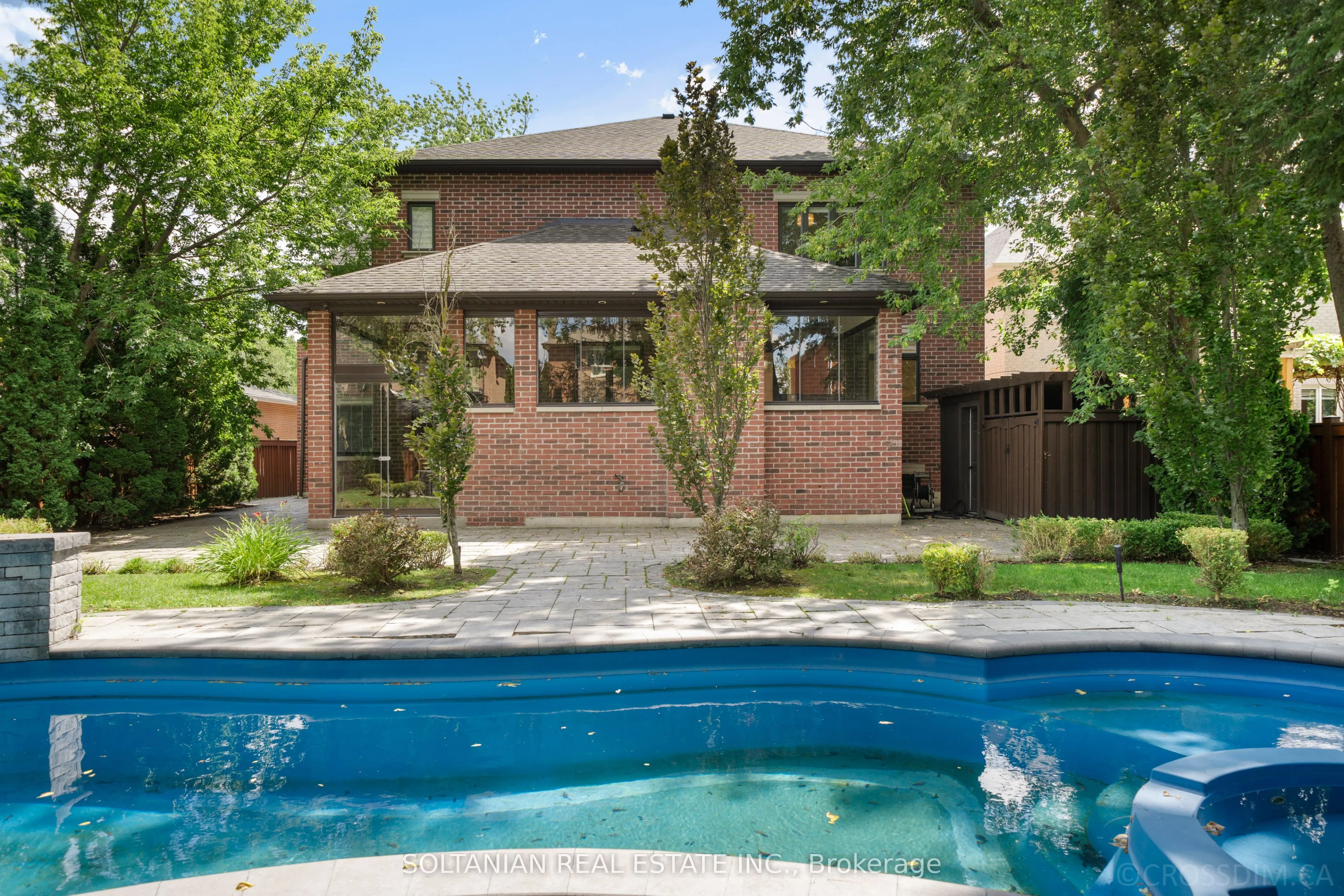 74 Yongehurst Road