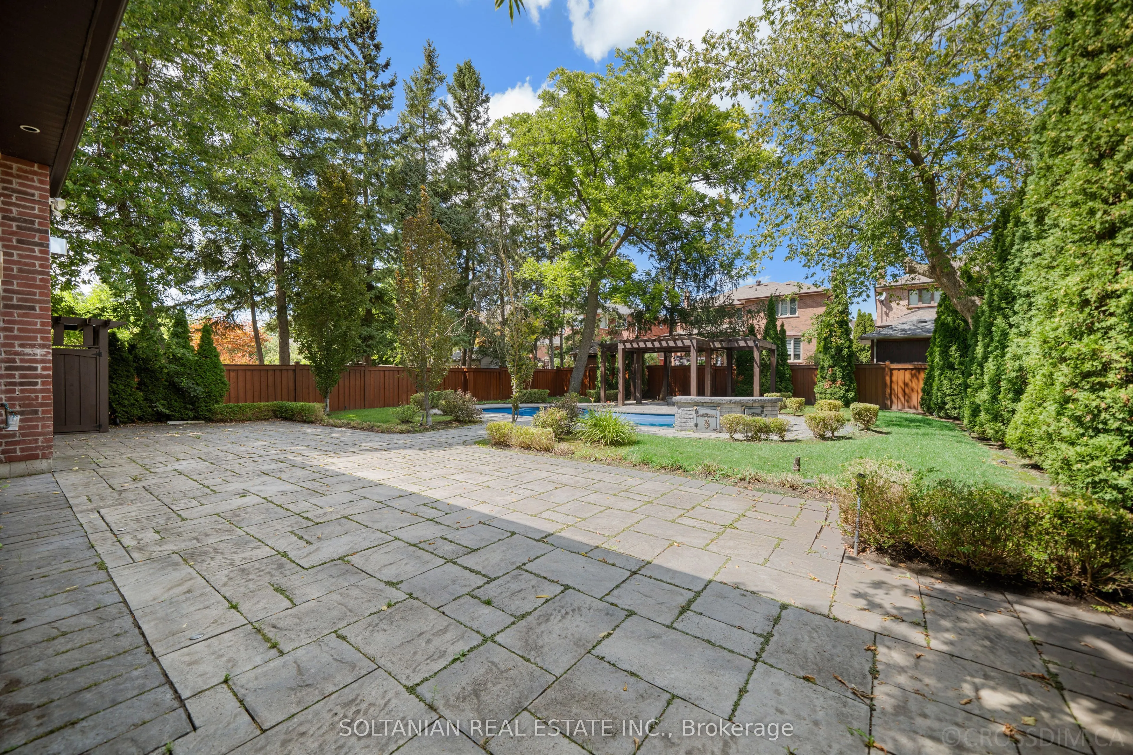 74 Yongehurst Road