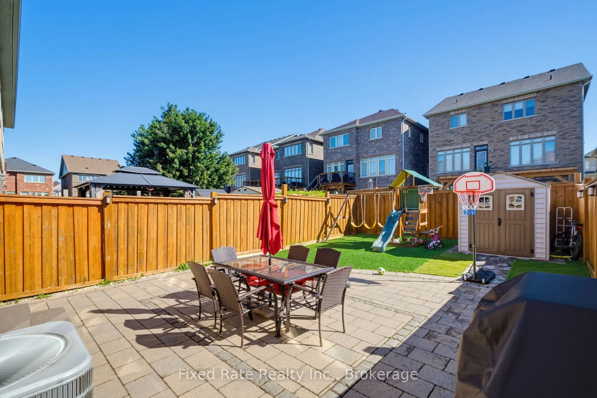 15 Hoard Avenue S