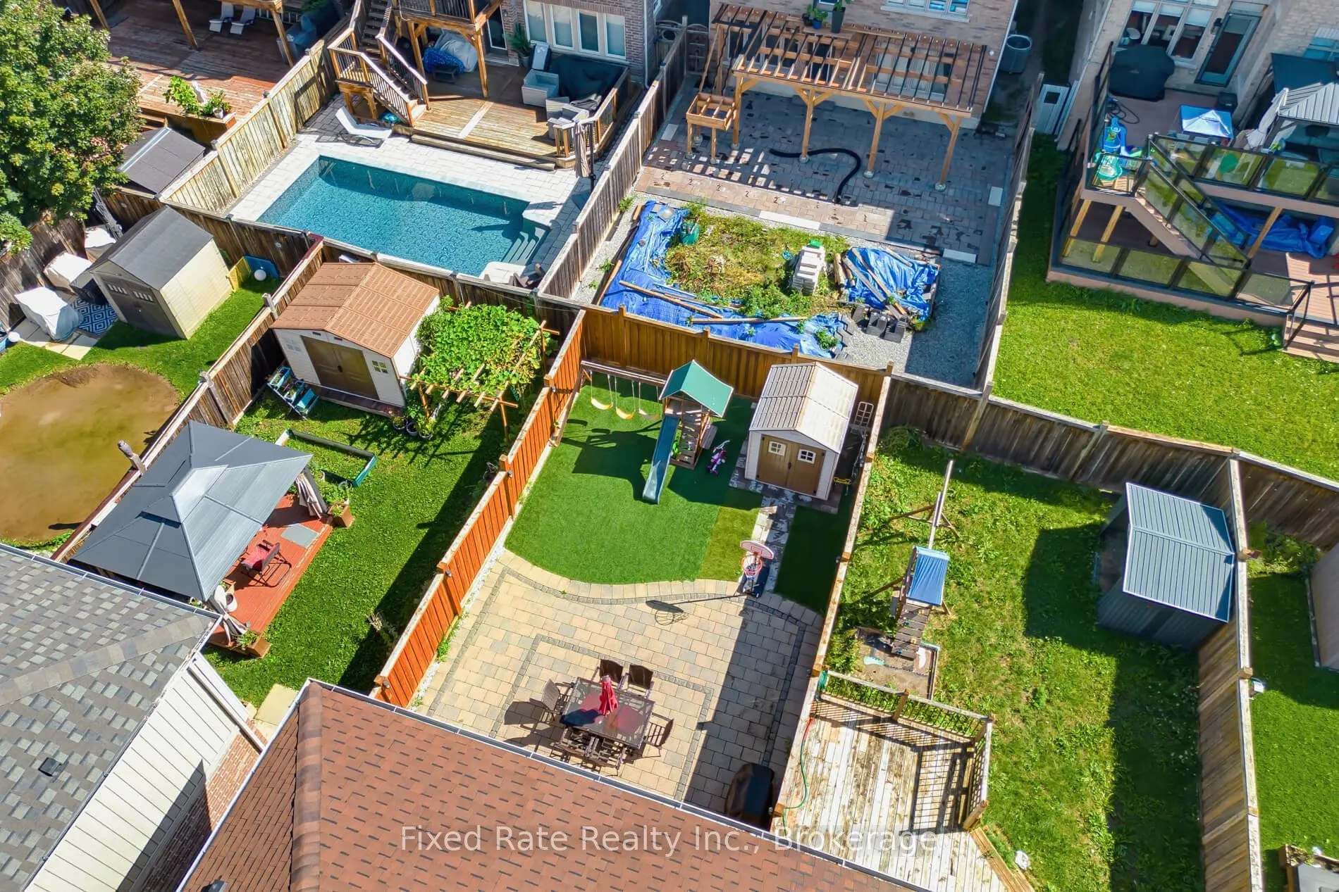 15 Hoard Avenue S