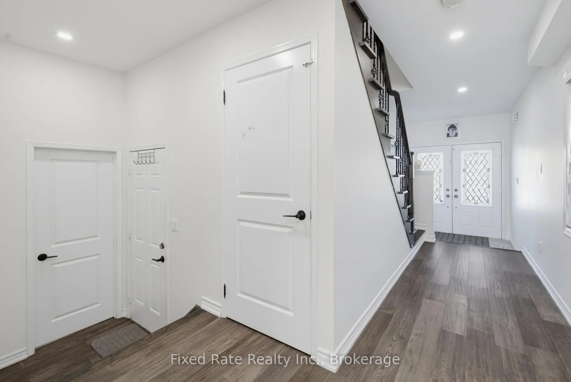 15 Hoard Avenue S