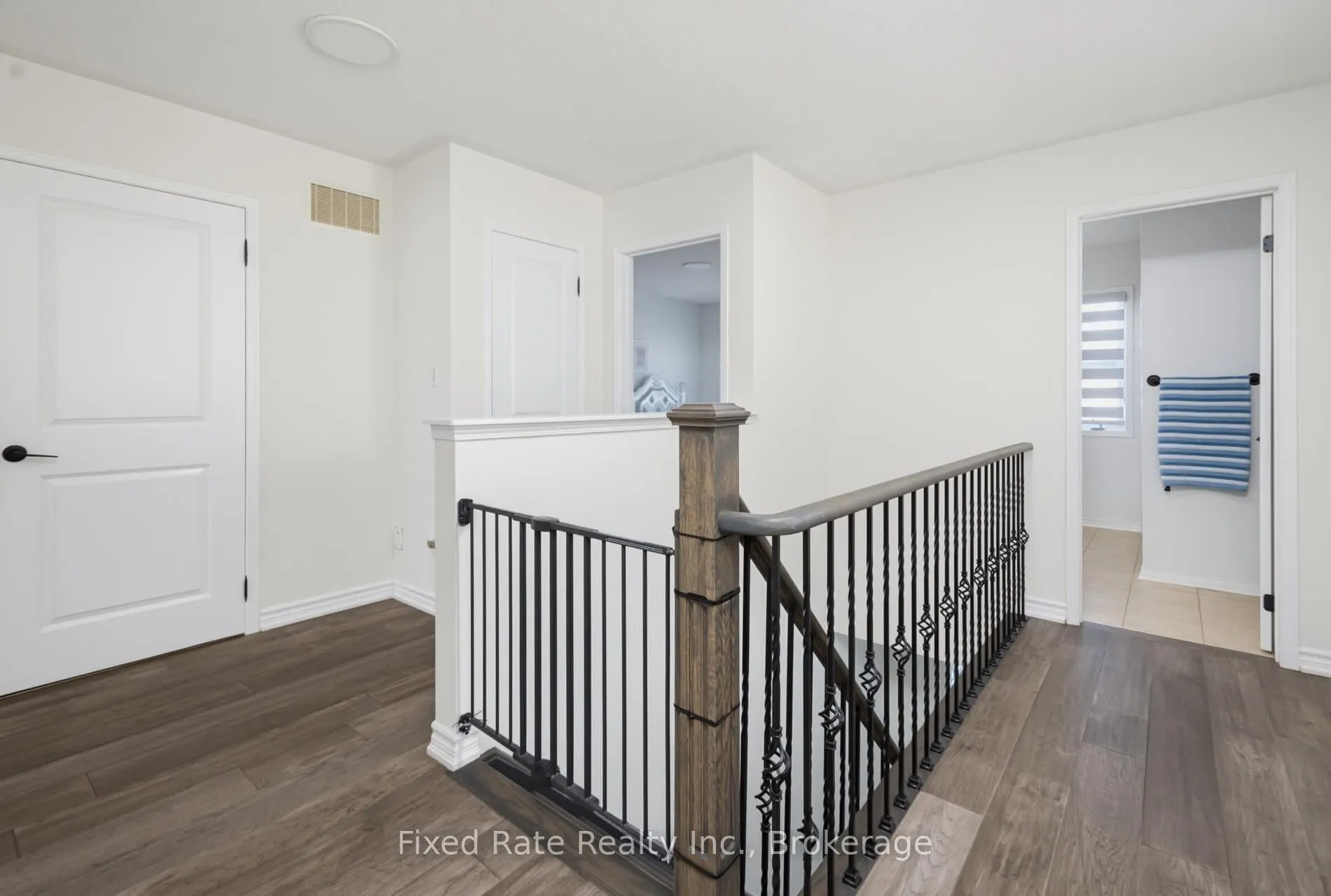 15 Hoard Avenue S